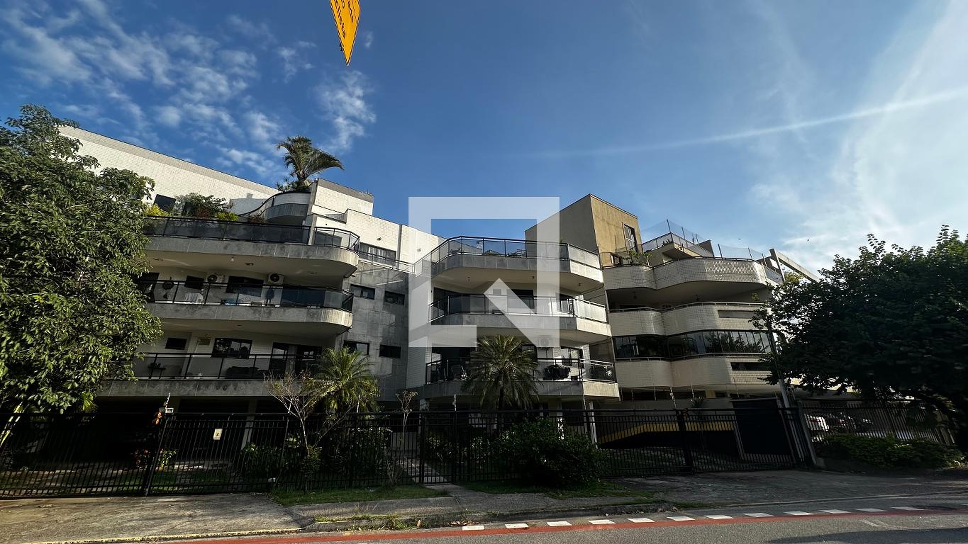 Fachada Residencial Adelfi