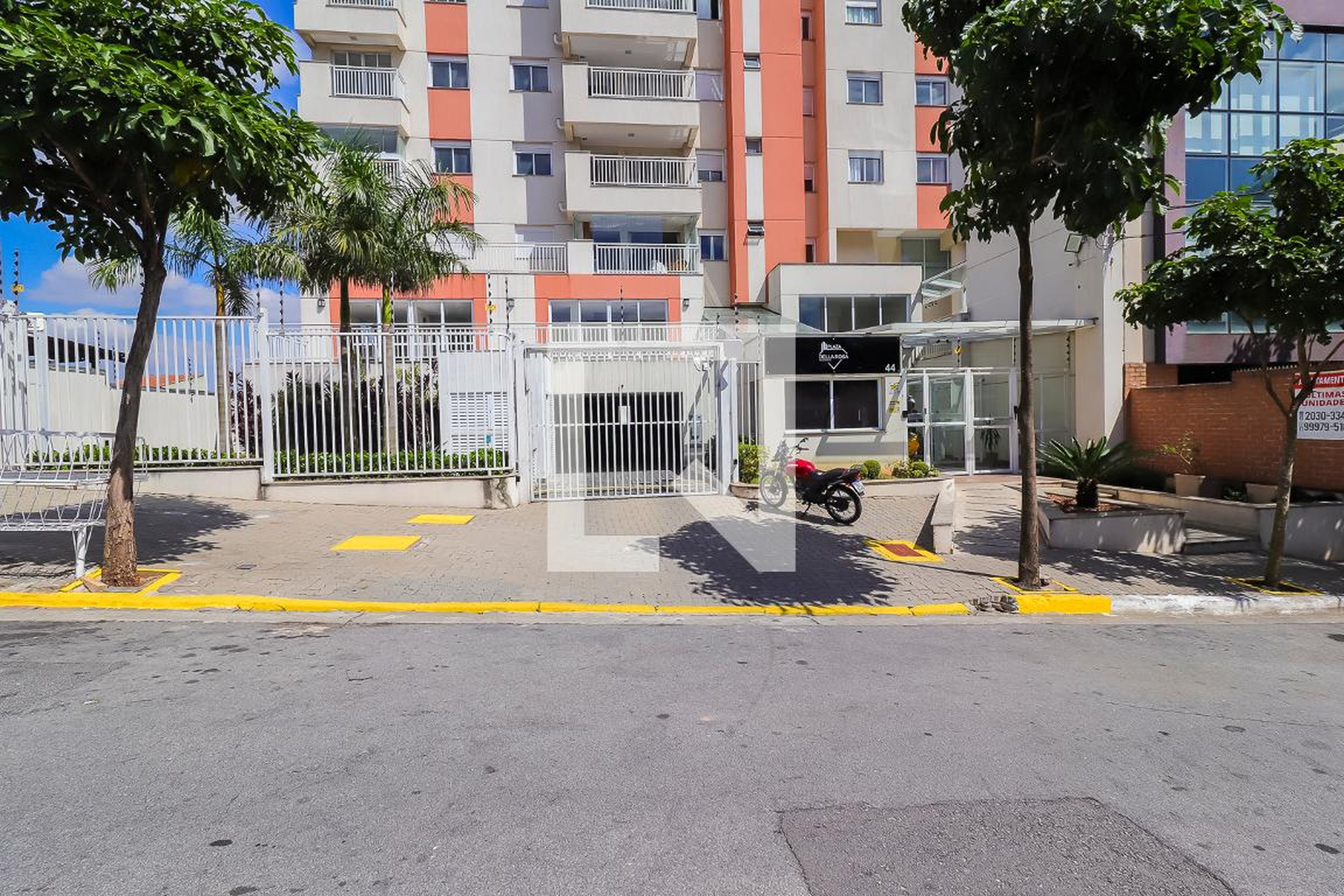Fachada Condomínio Plaza Della Rosa