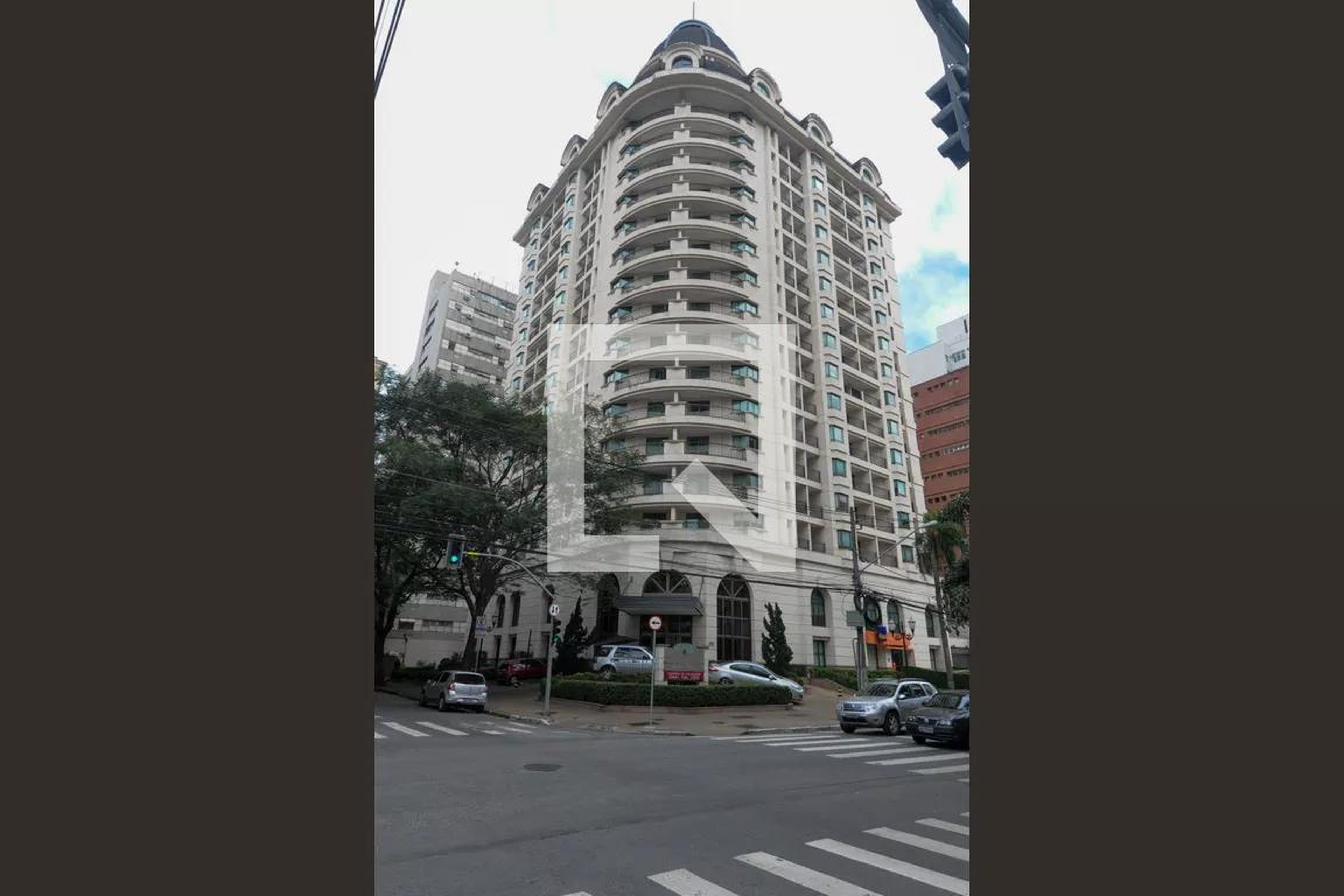Fachada do Prédio Condomínio Gran Estanconfor Itaim
