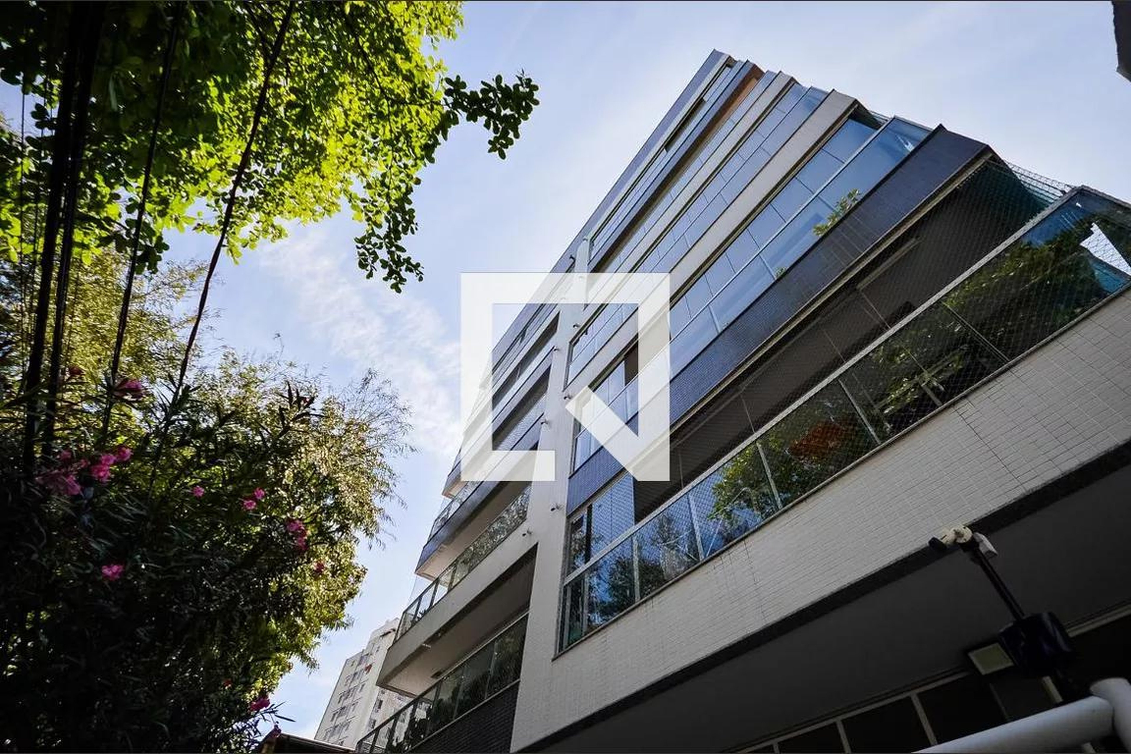 Fachada Condomínio Upper Smart Residences
