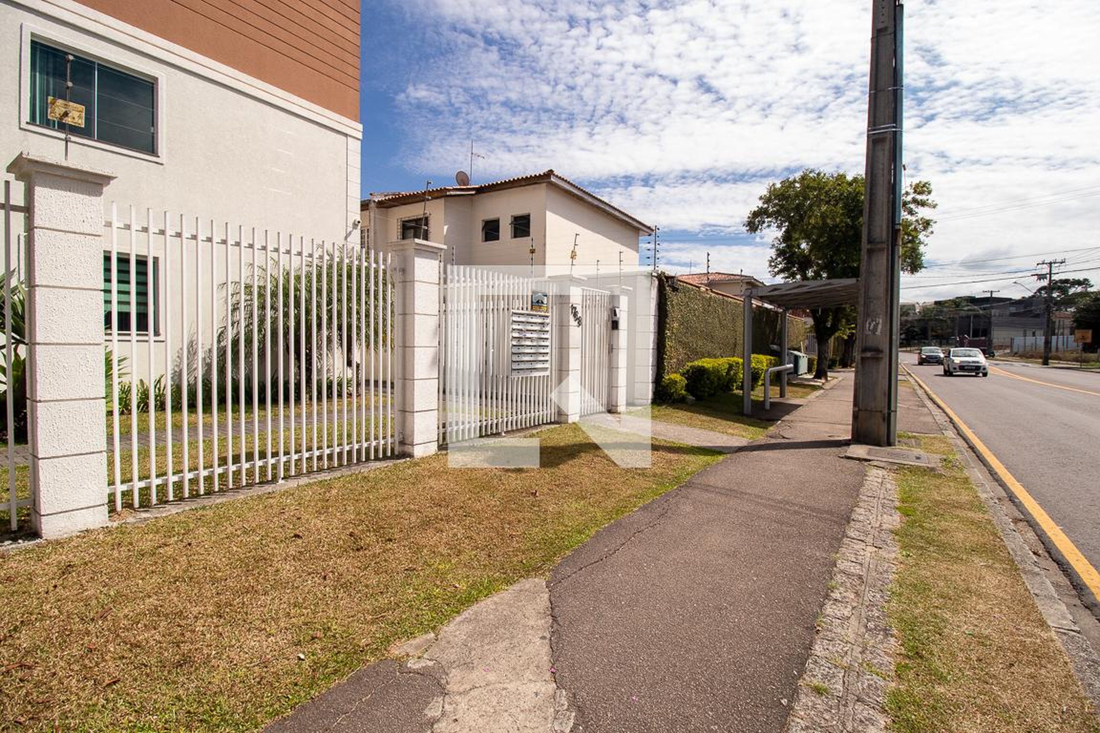 Fachada Condomínio em Rua Capitão Leônidas Marques, 1768