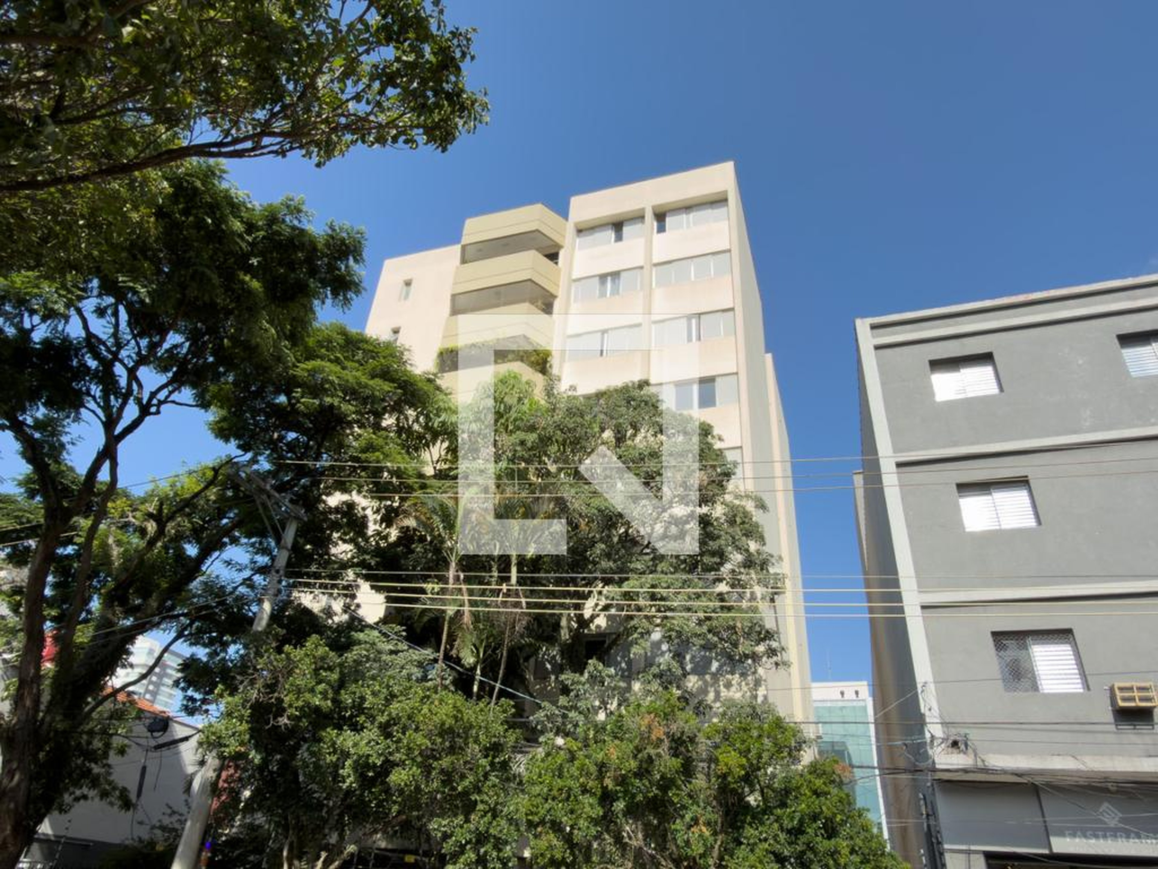 Fachada Condomínio Fradique Coutinho