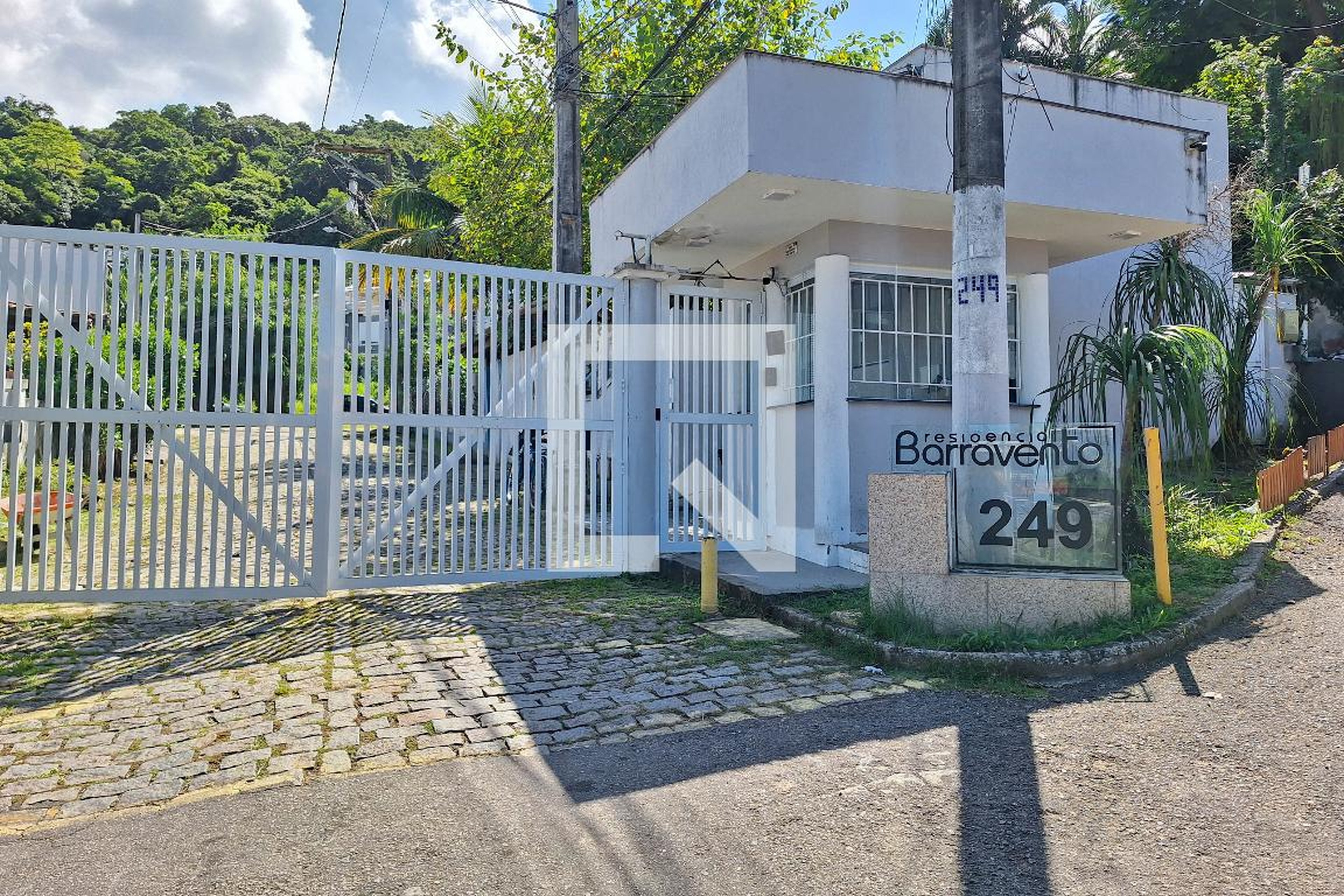Fachada Condomínio em Estrada Francisco da Cruz Nunes, 249
