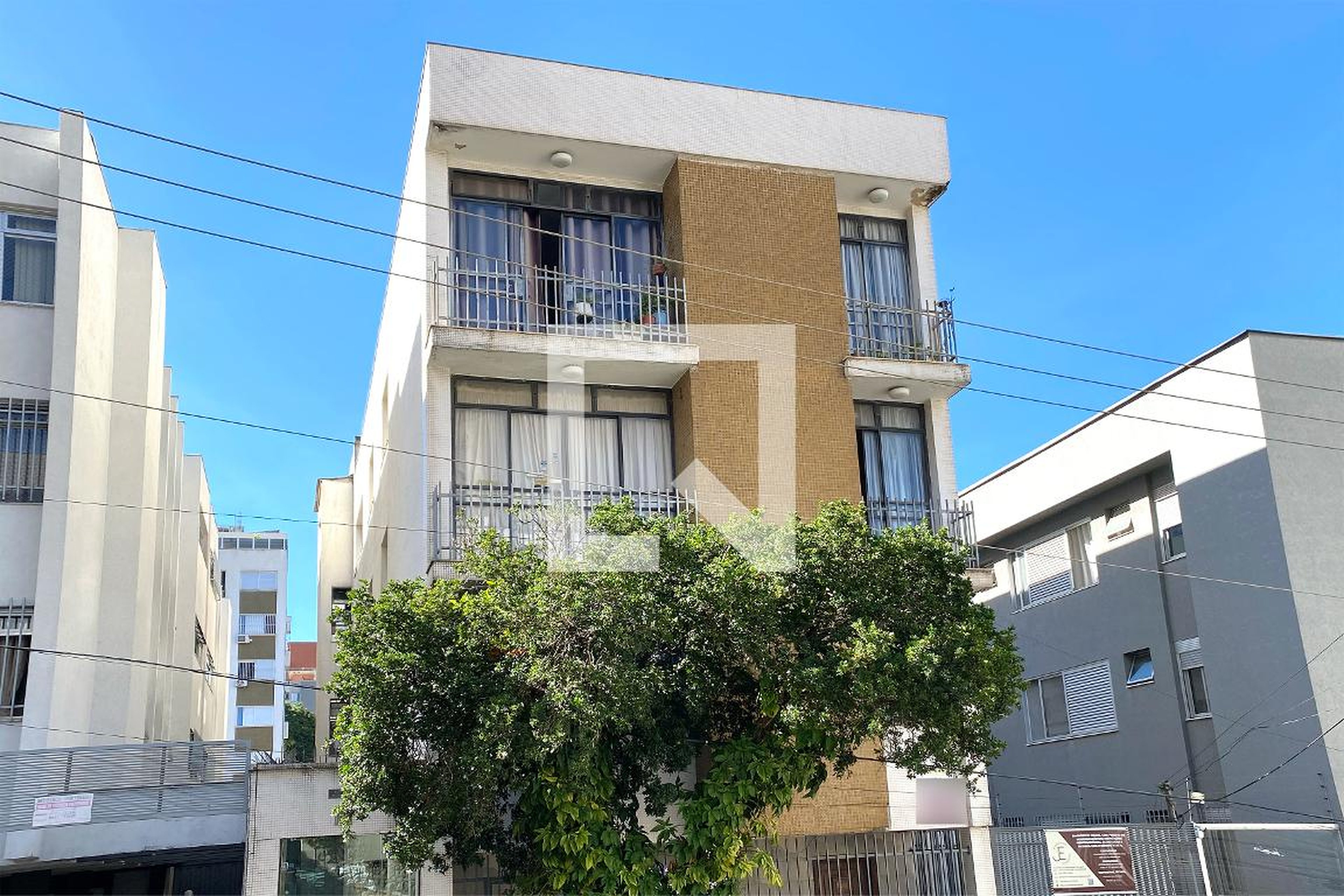 Fachada Condomínio em Rua Daniel de Carvalho, 1097