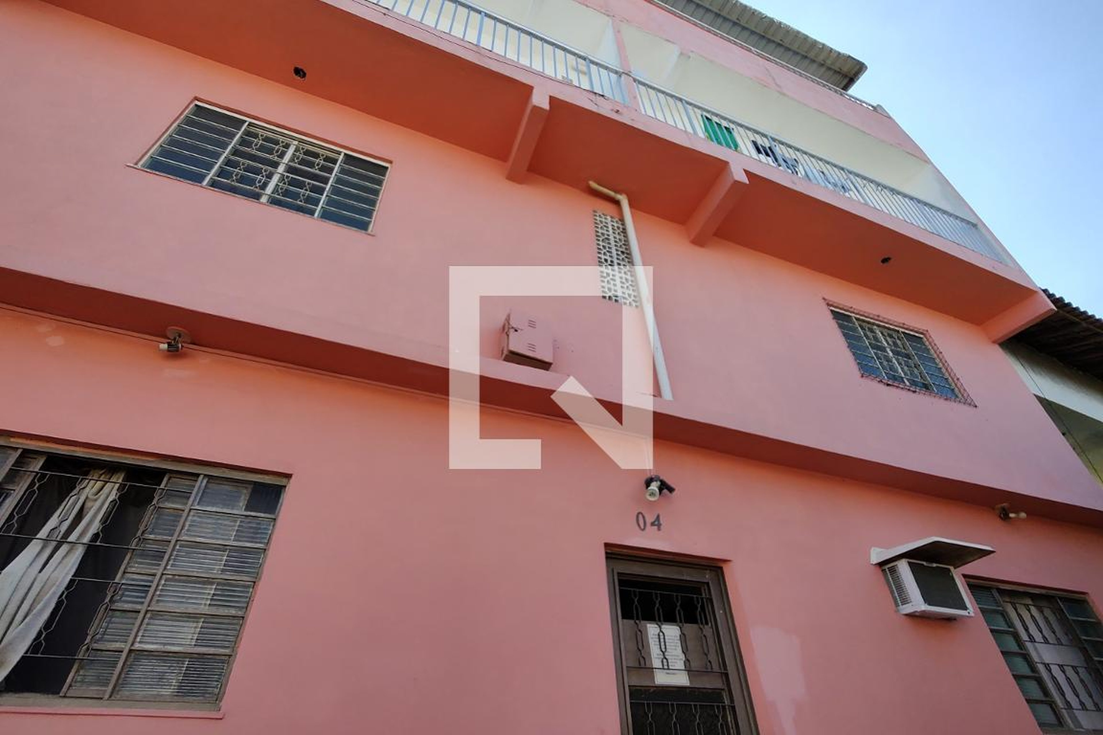 Fachada Condomínio em Rua Samuel das Neves, 855