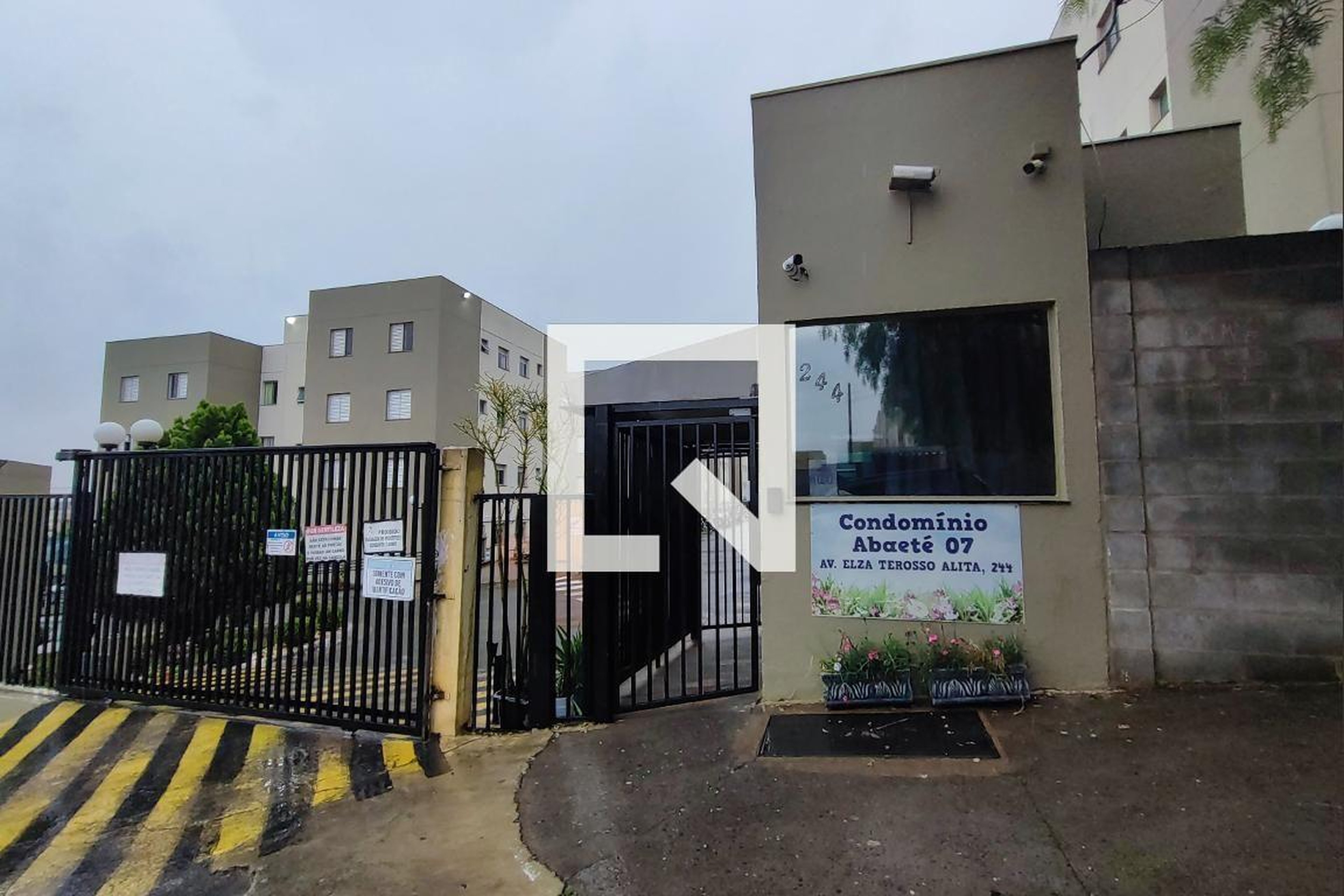 Fachada do Condomínio Condomínio Abaete