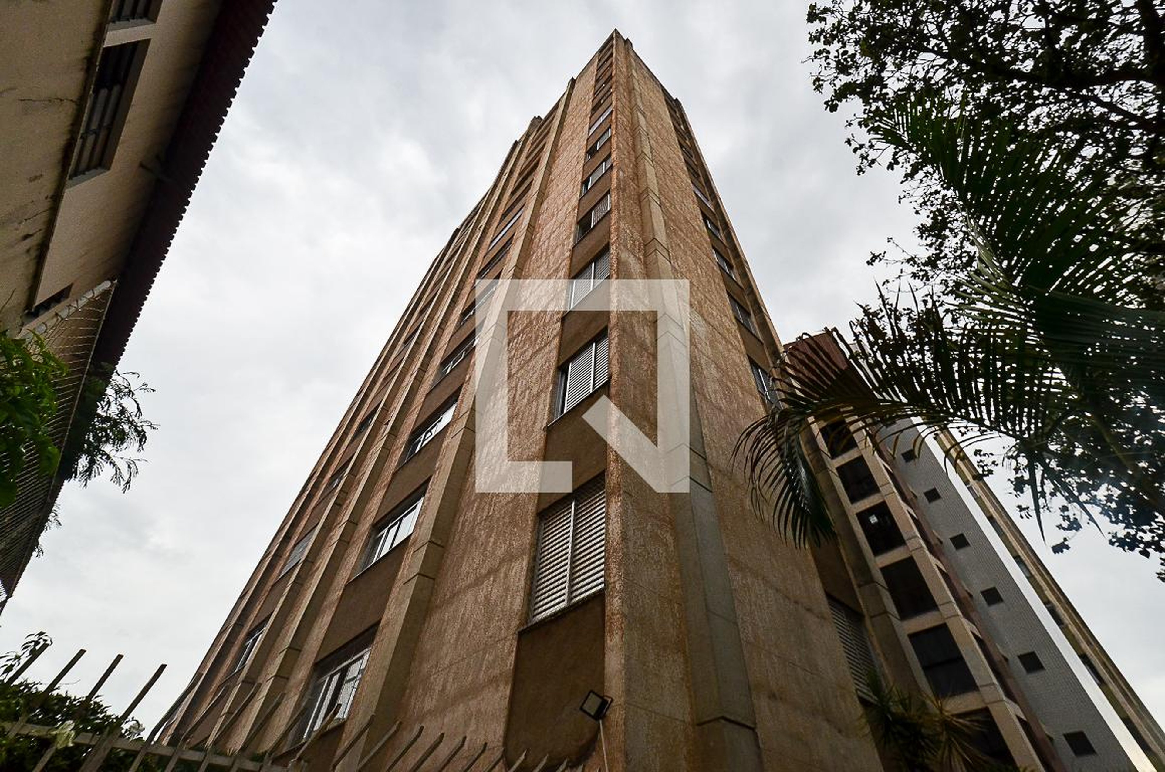 Fachada Condomínio em Rua Nunes Viêira, 255