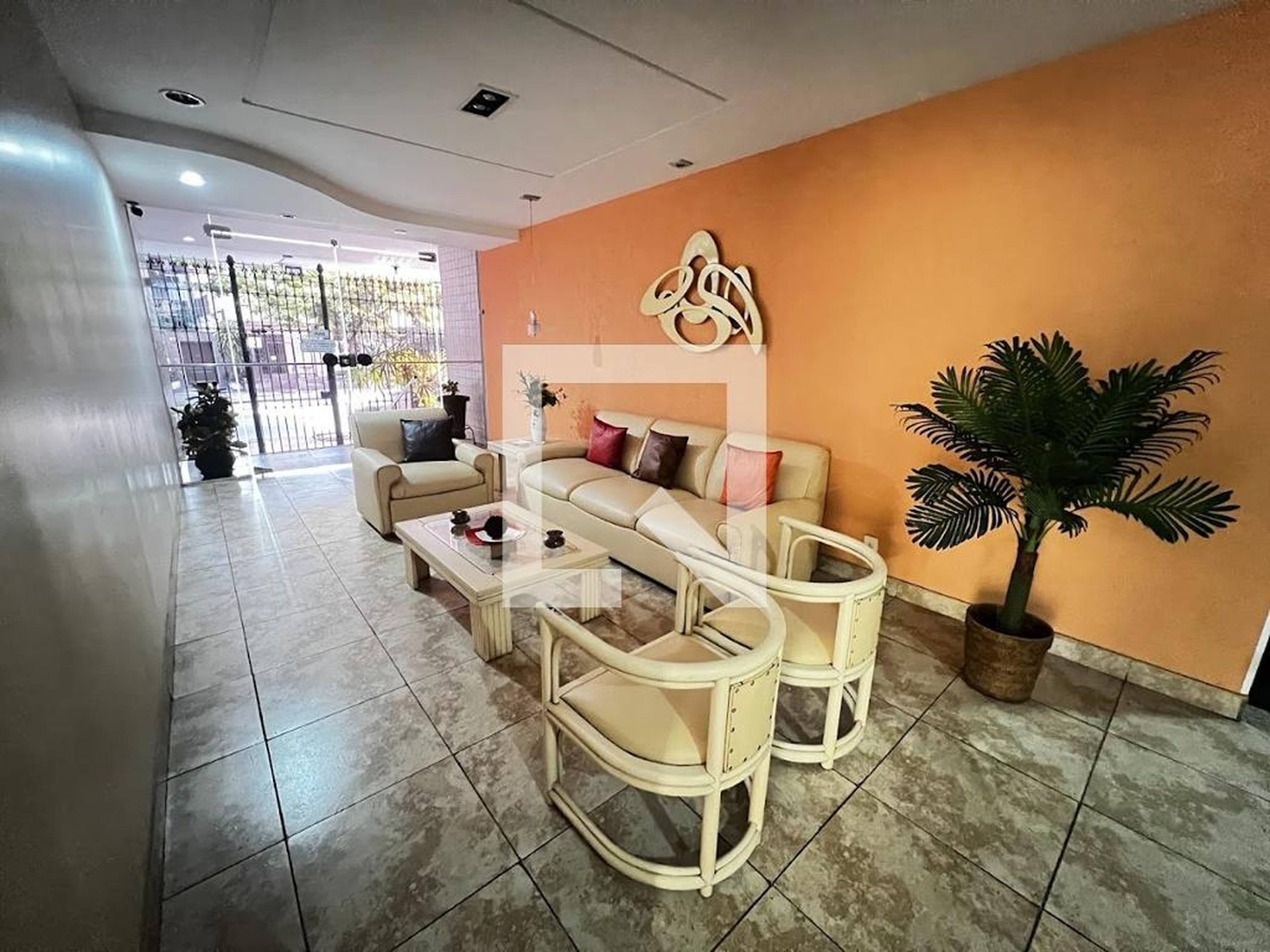 Hall - Reida