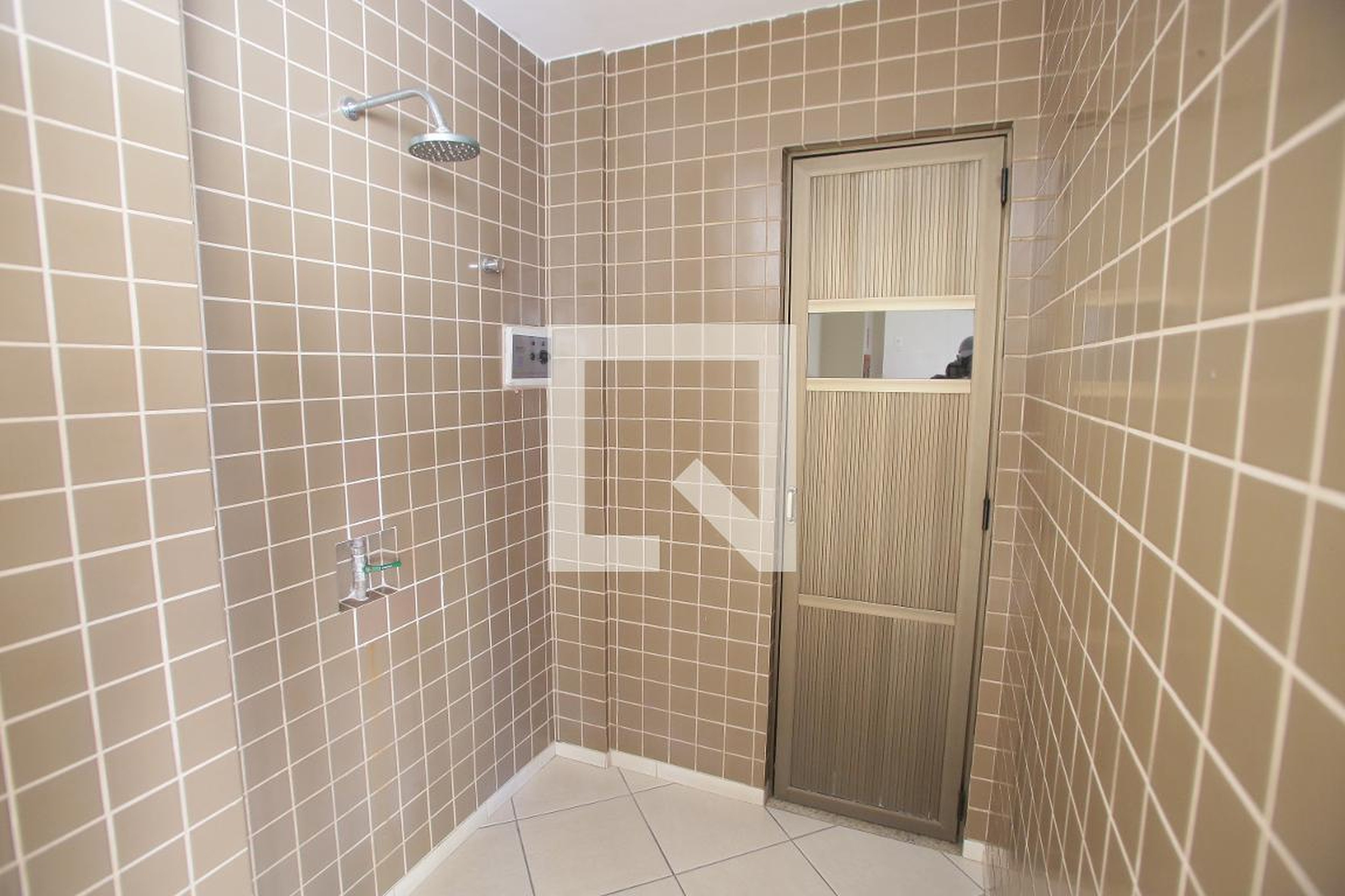 Sauna - Edifício Residencial Freguesia 1