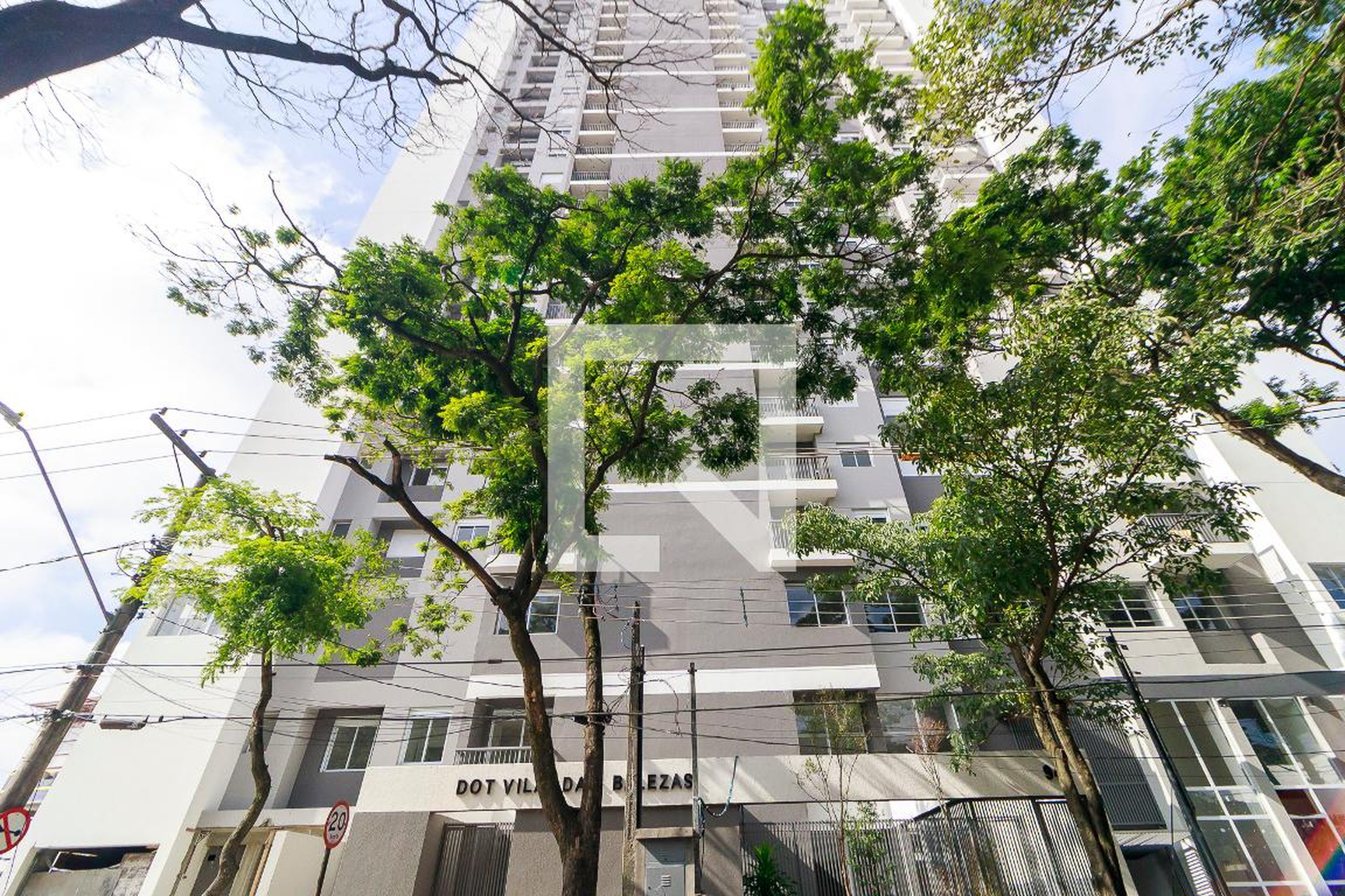 Fachada Condomínio em Rua Jacamar, 89