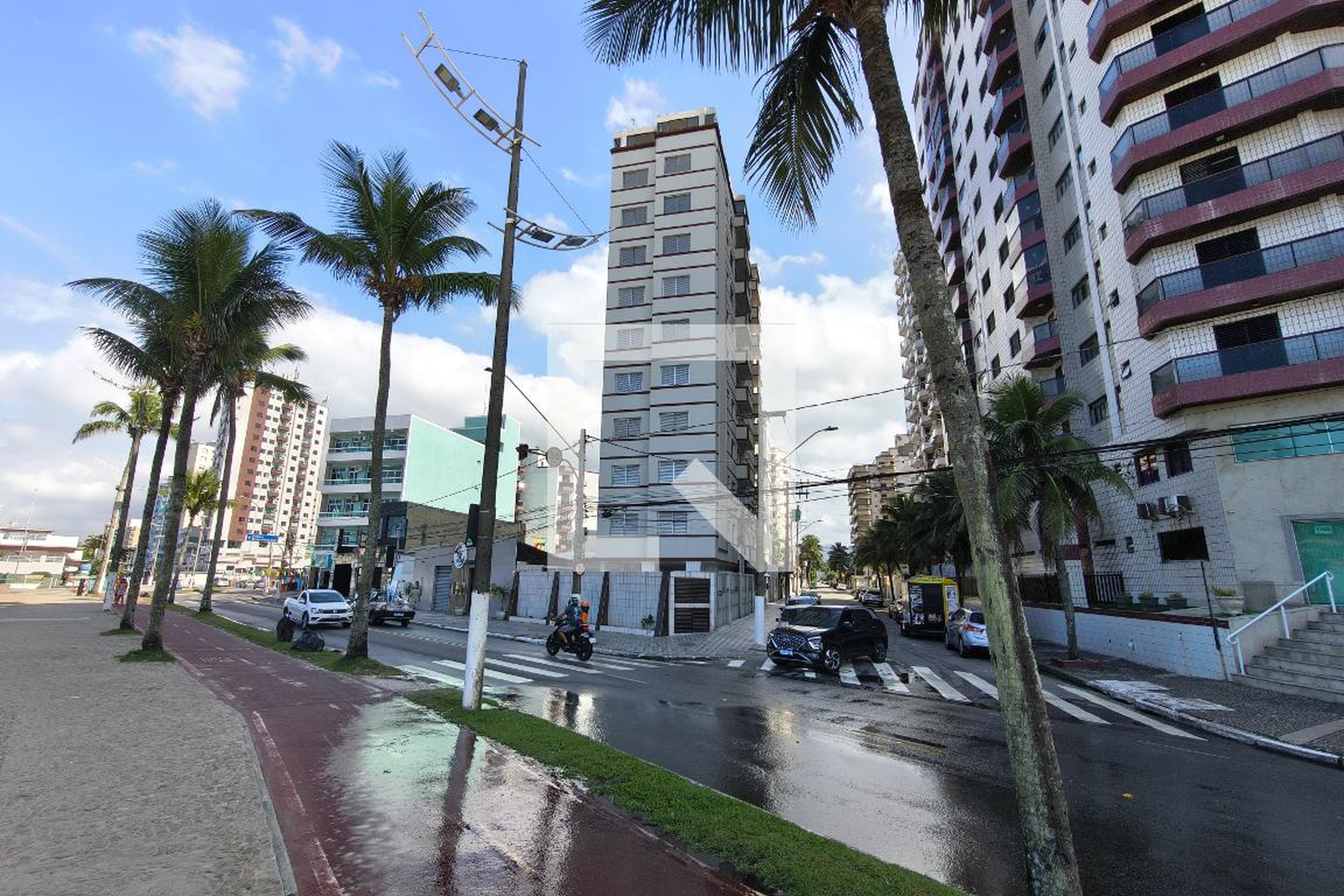 Fachada Condomínio Roviaki