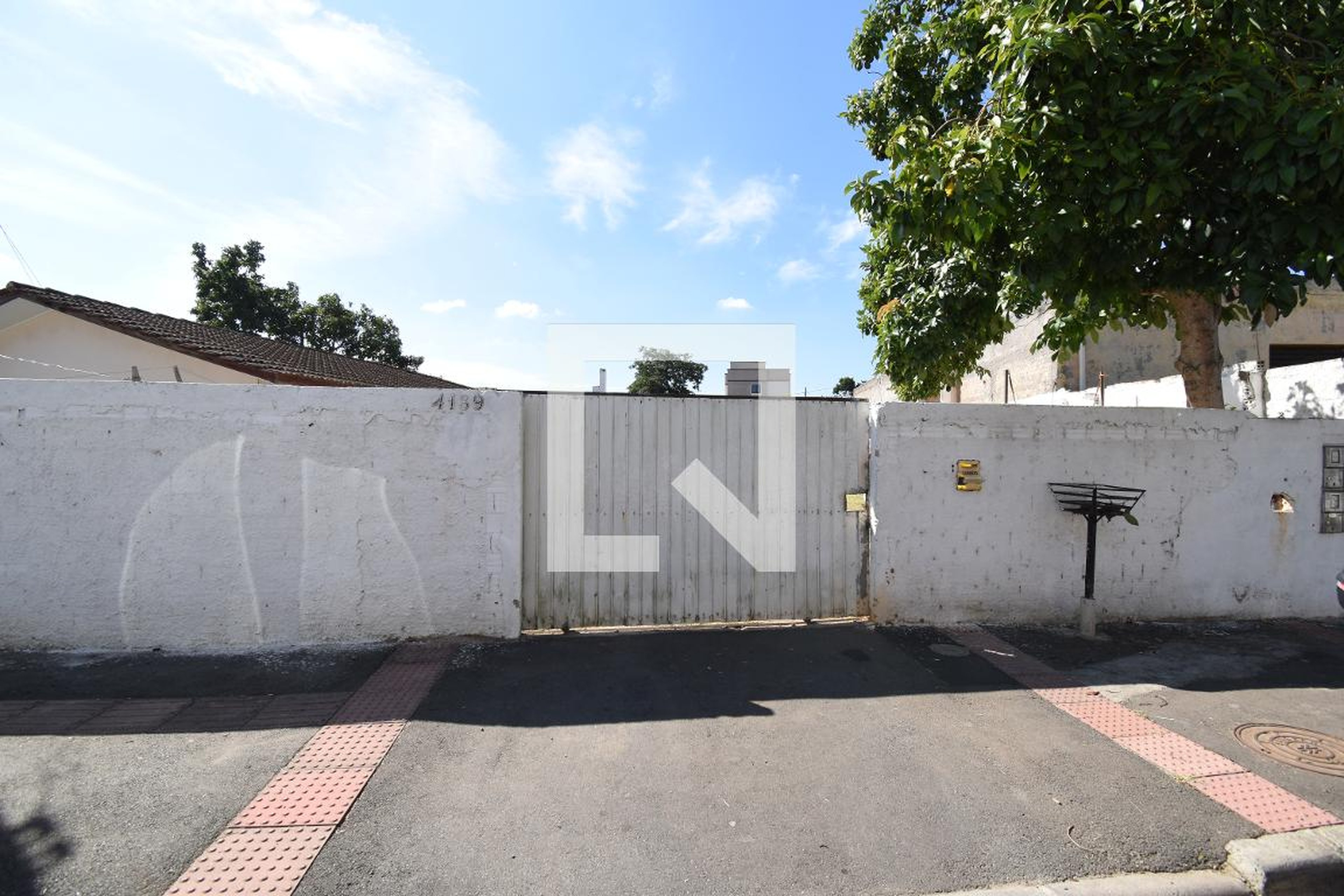 Fachada Condomínio em Rua Francisco Dal Negro, 4189