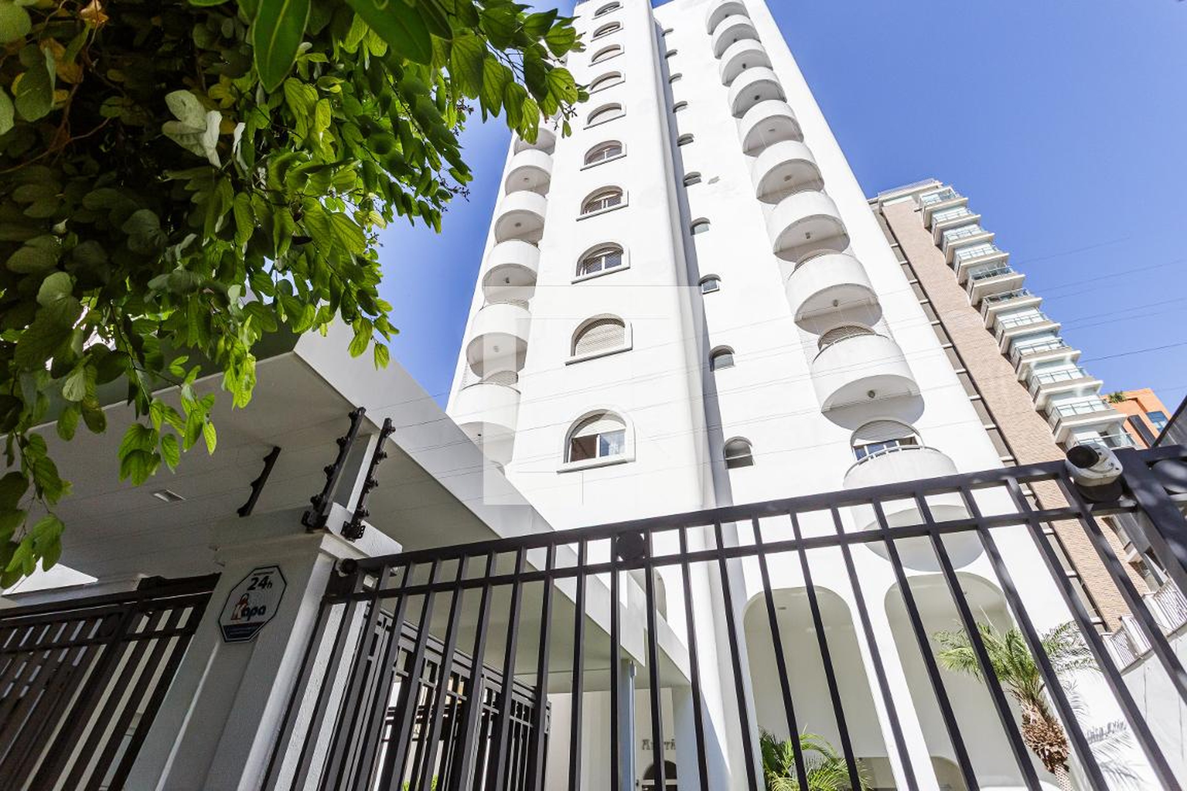 Fachada Condomínio Aratãs