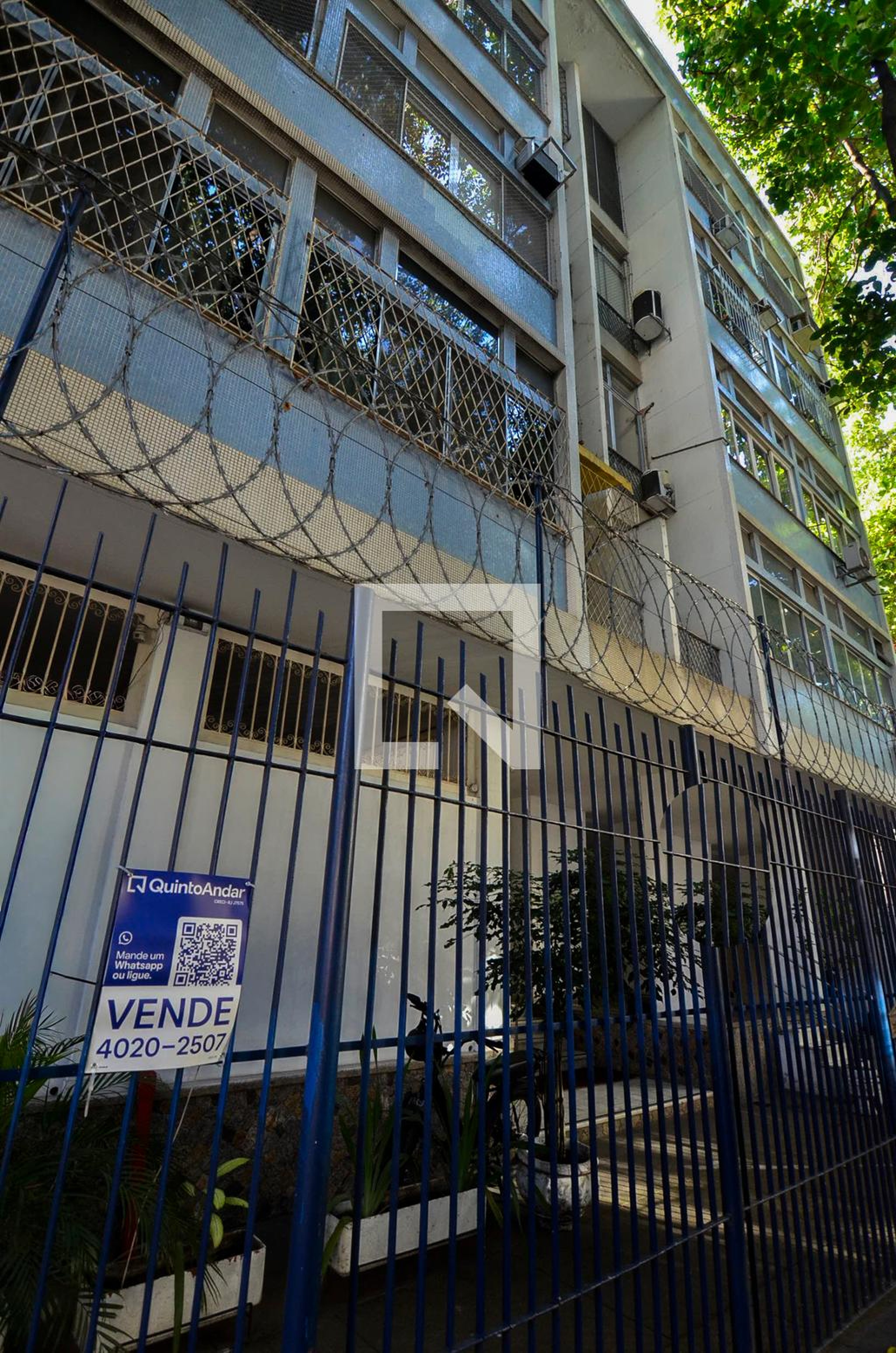Fachada Condomínio em Rua Pareto, 20