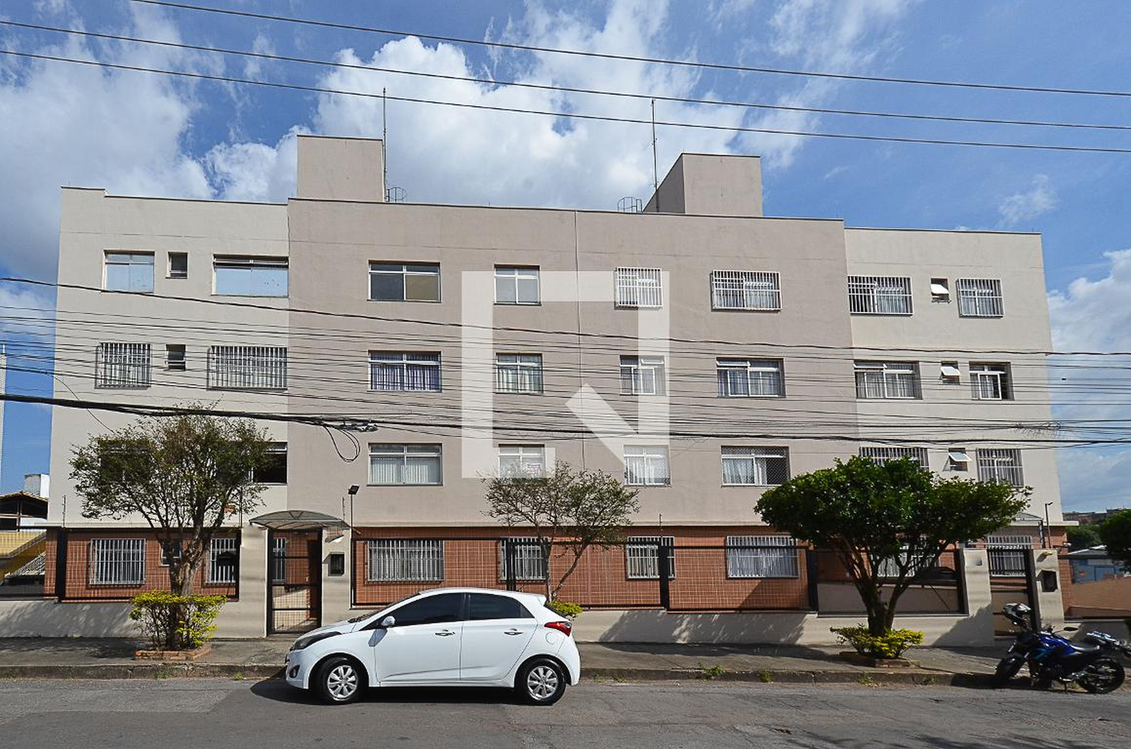 Fachada Condomínio em Rua Doresópolis, 412