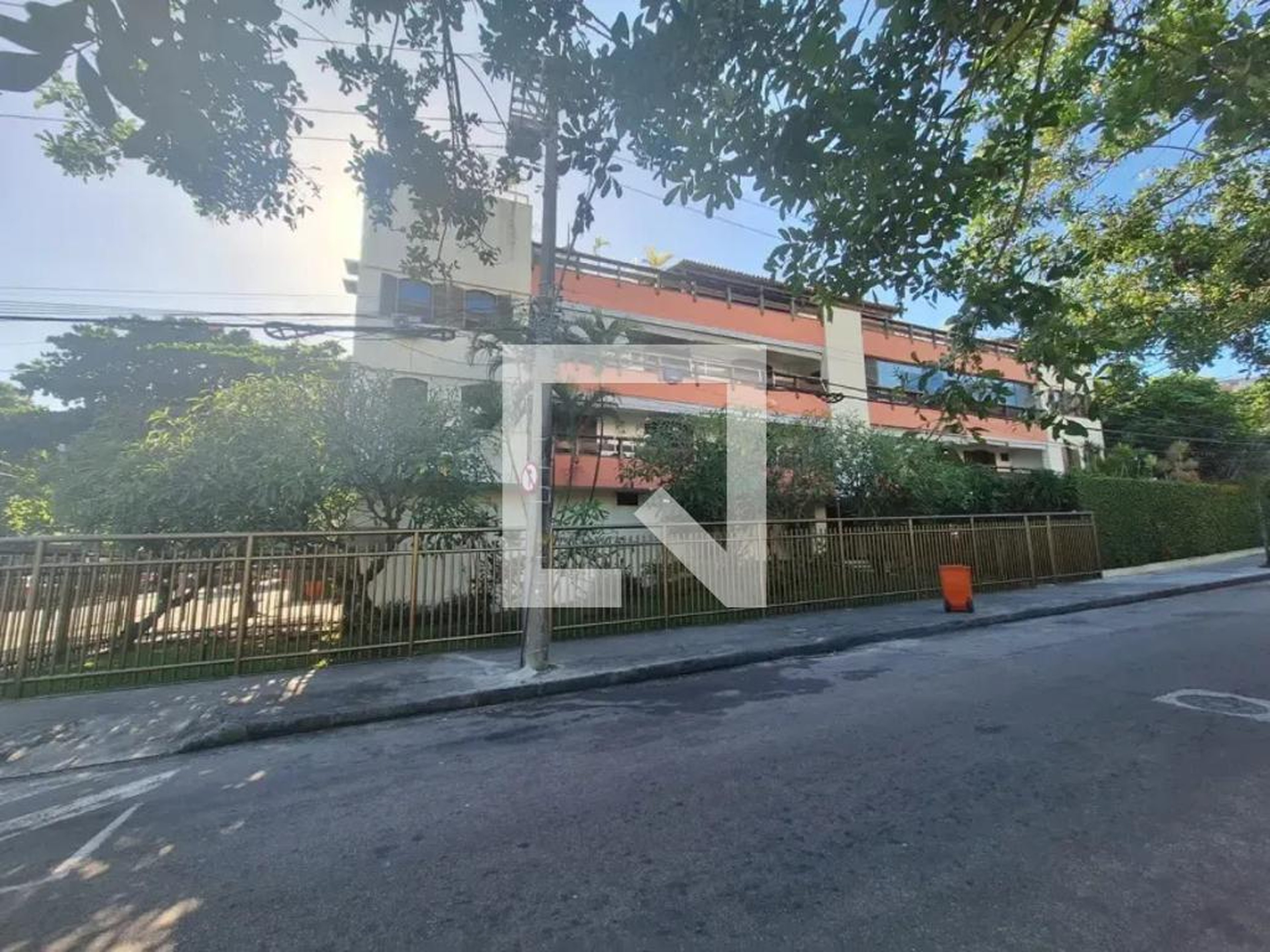 Fachada Condomínio em Avenida Comandante Júlio de Moura, 1074