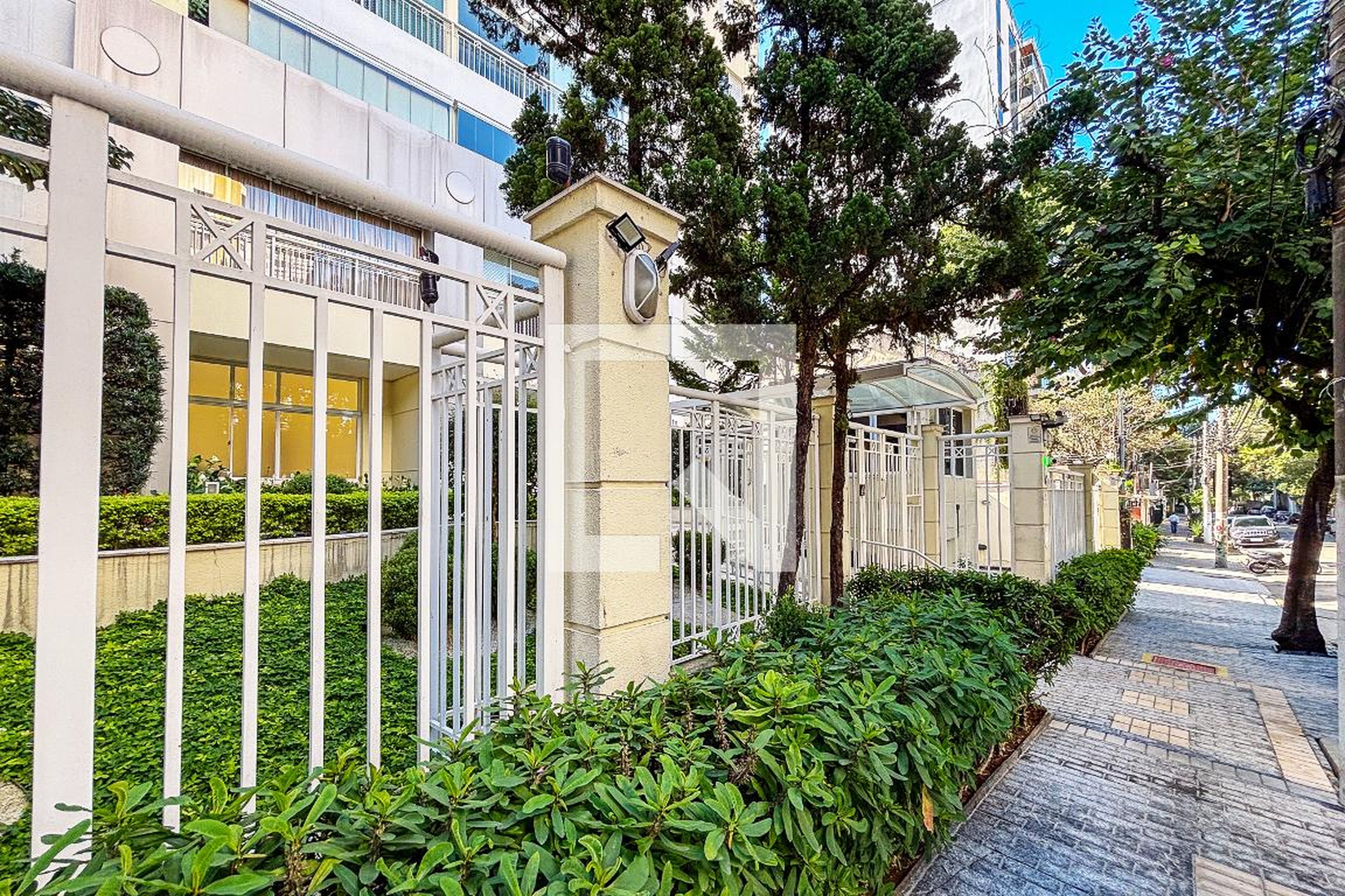 fachada do predio Condomínio Casa dos Pinheiros