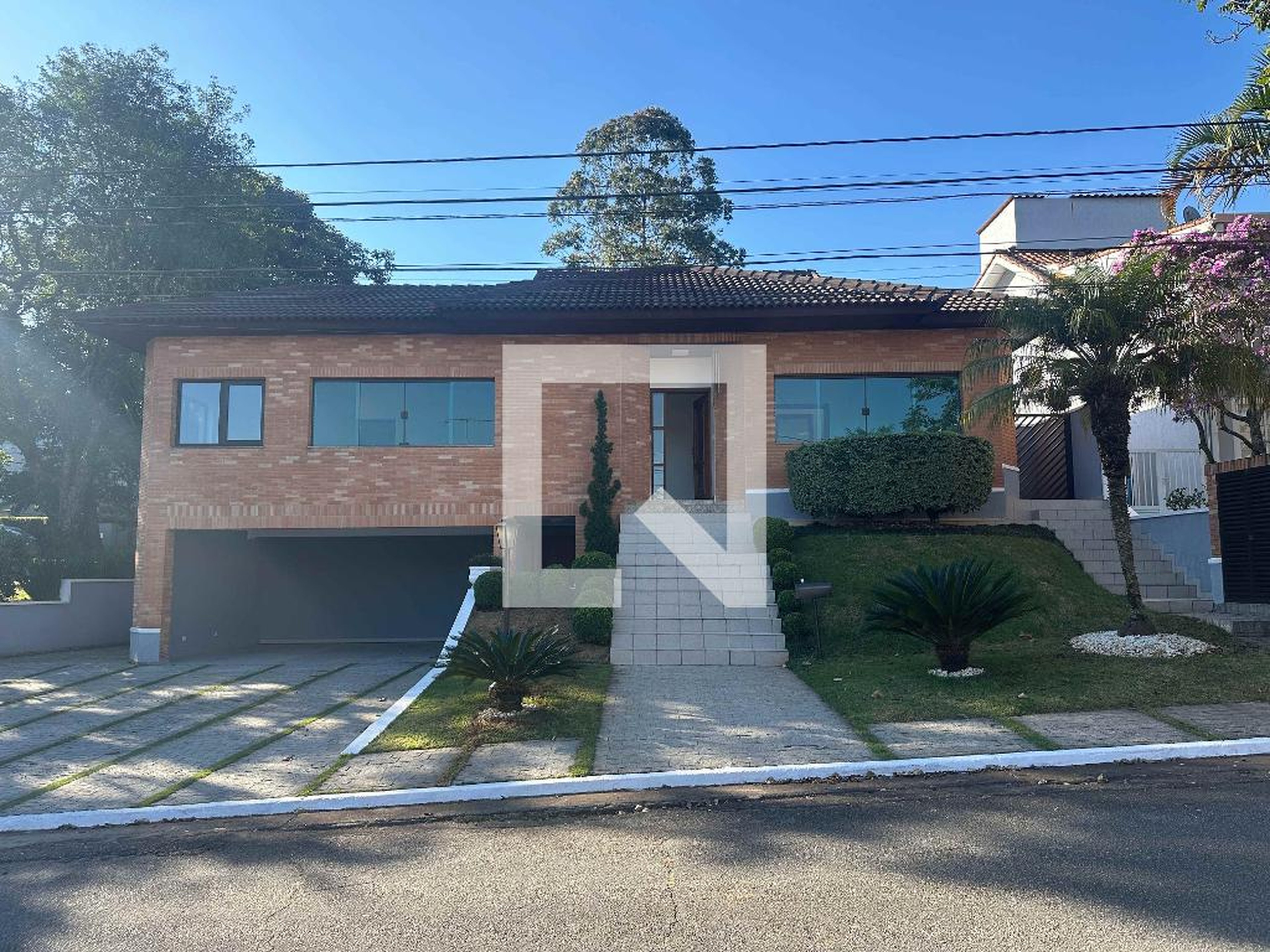 Fachada Condomínio em Alameda Cardeal, 31