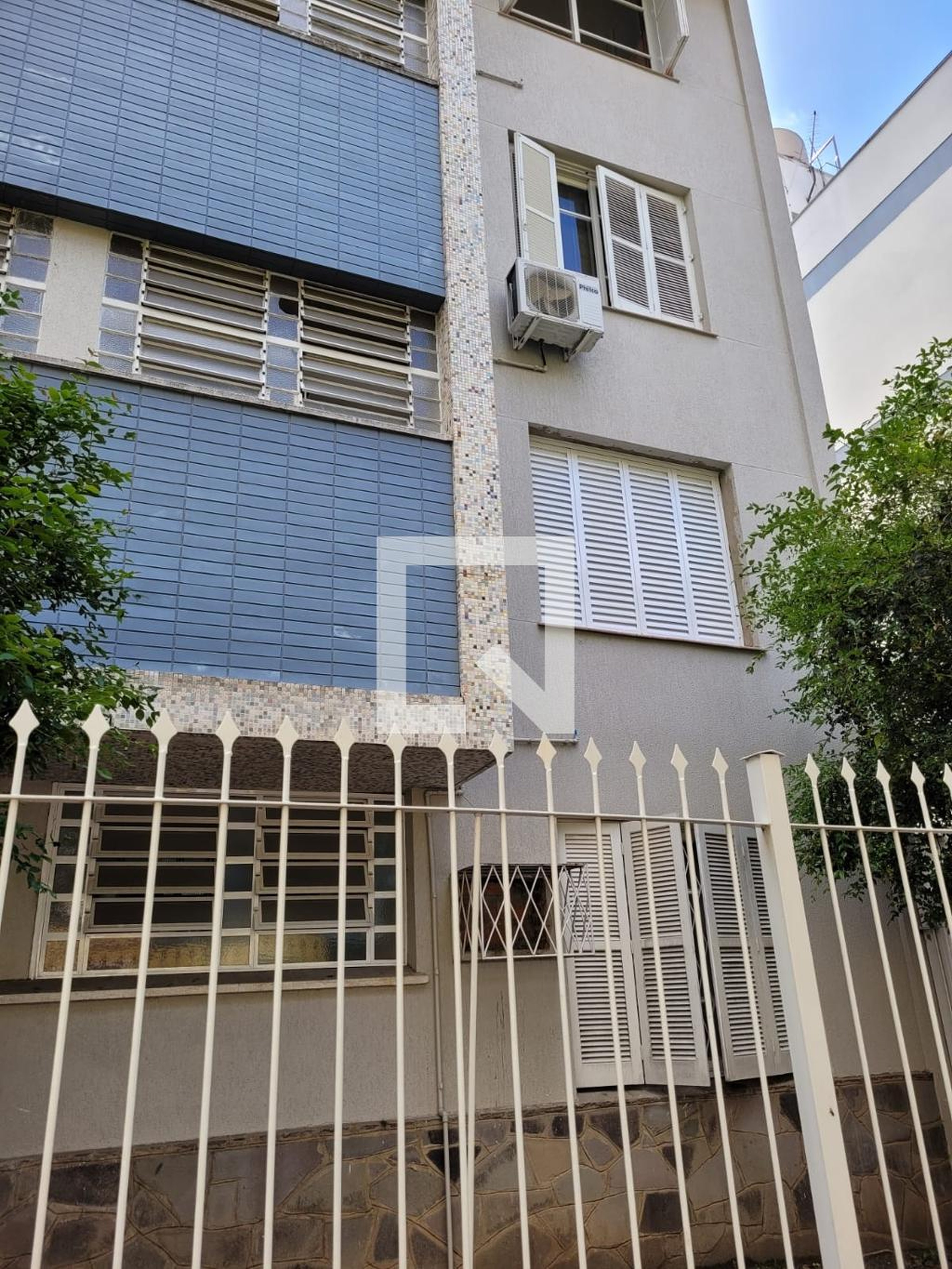 Fachada Condomínio em Rua Múcio Teixeira, 171