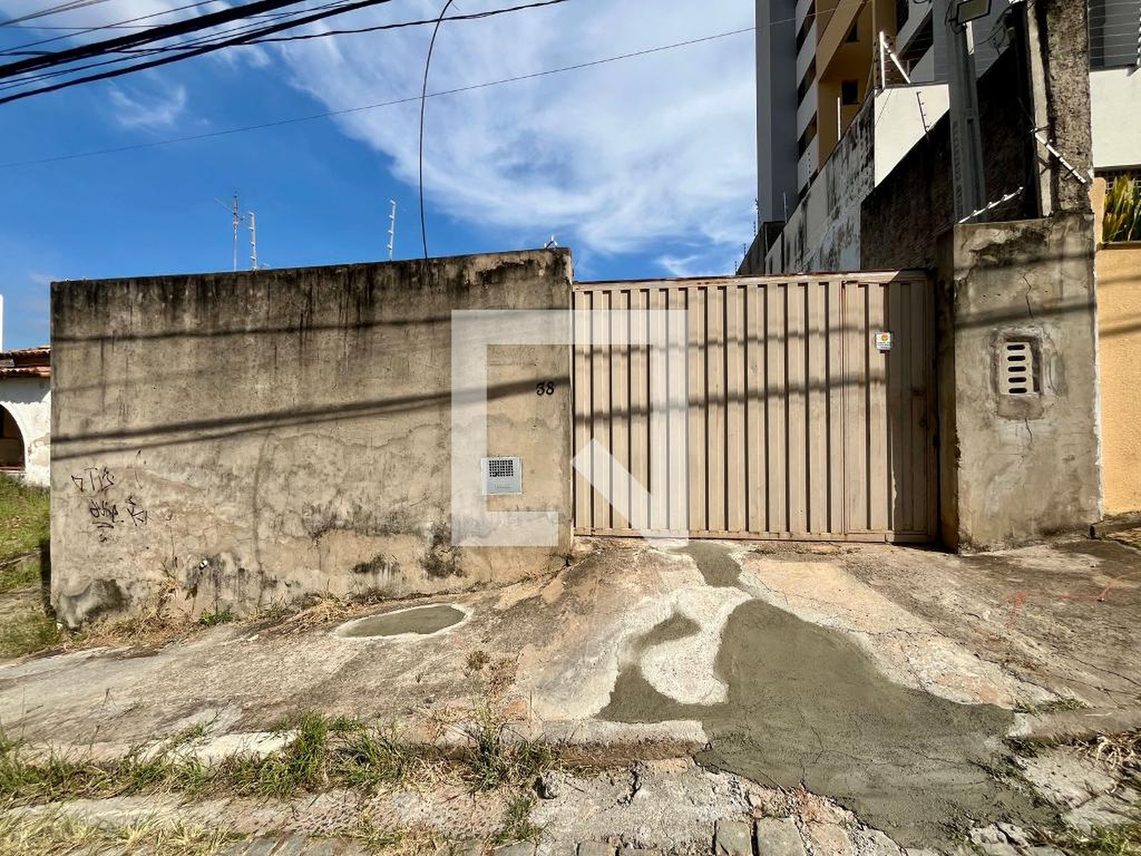 Fachada Condomínio em Rua Maria Quitéria, 38