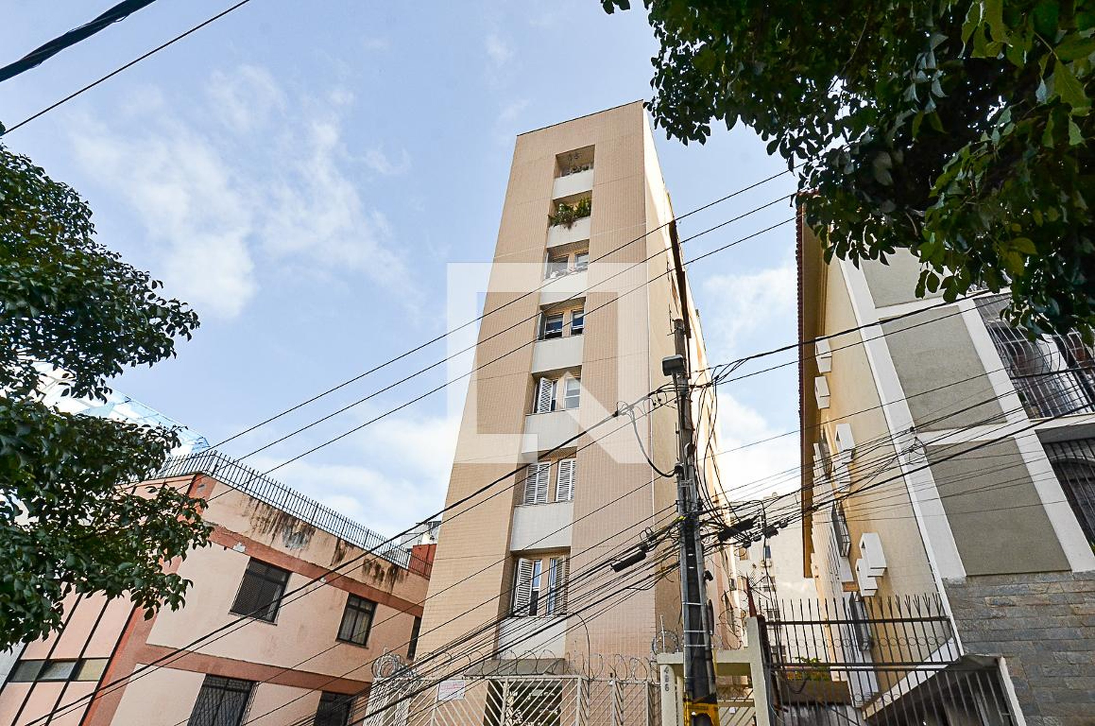 Fachada Condomínio em Rua Abre Campo, 402