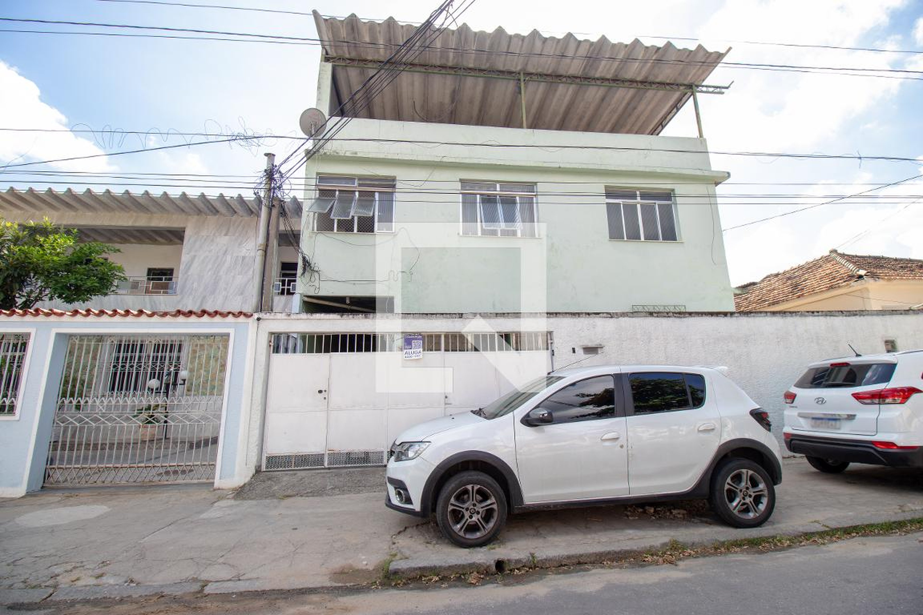 Fachada Condomínio em Rua Aiera, 469