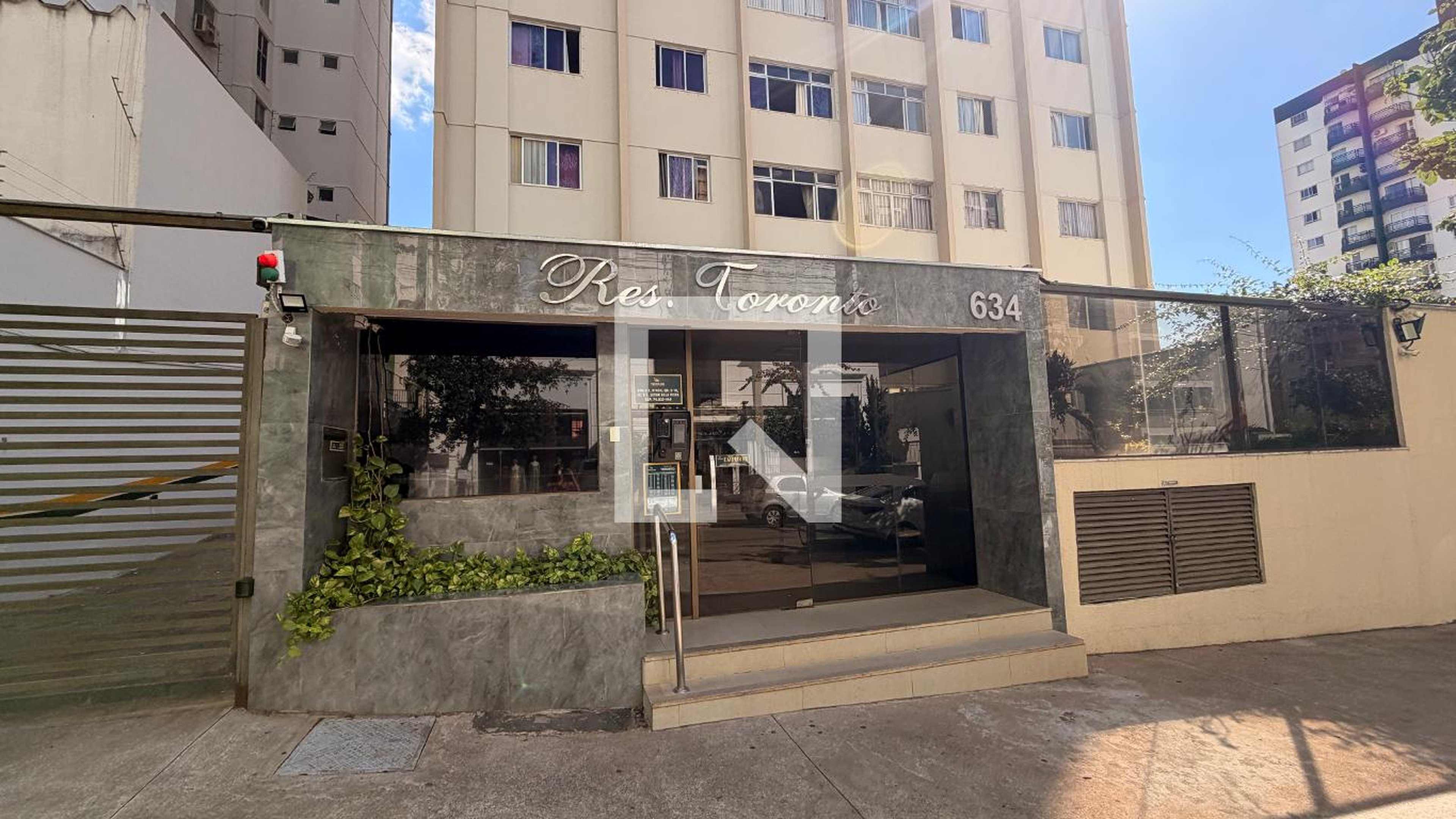 Fachada do Prédio Condomínio em Rua S-5, 289