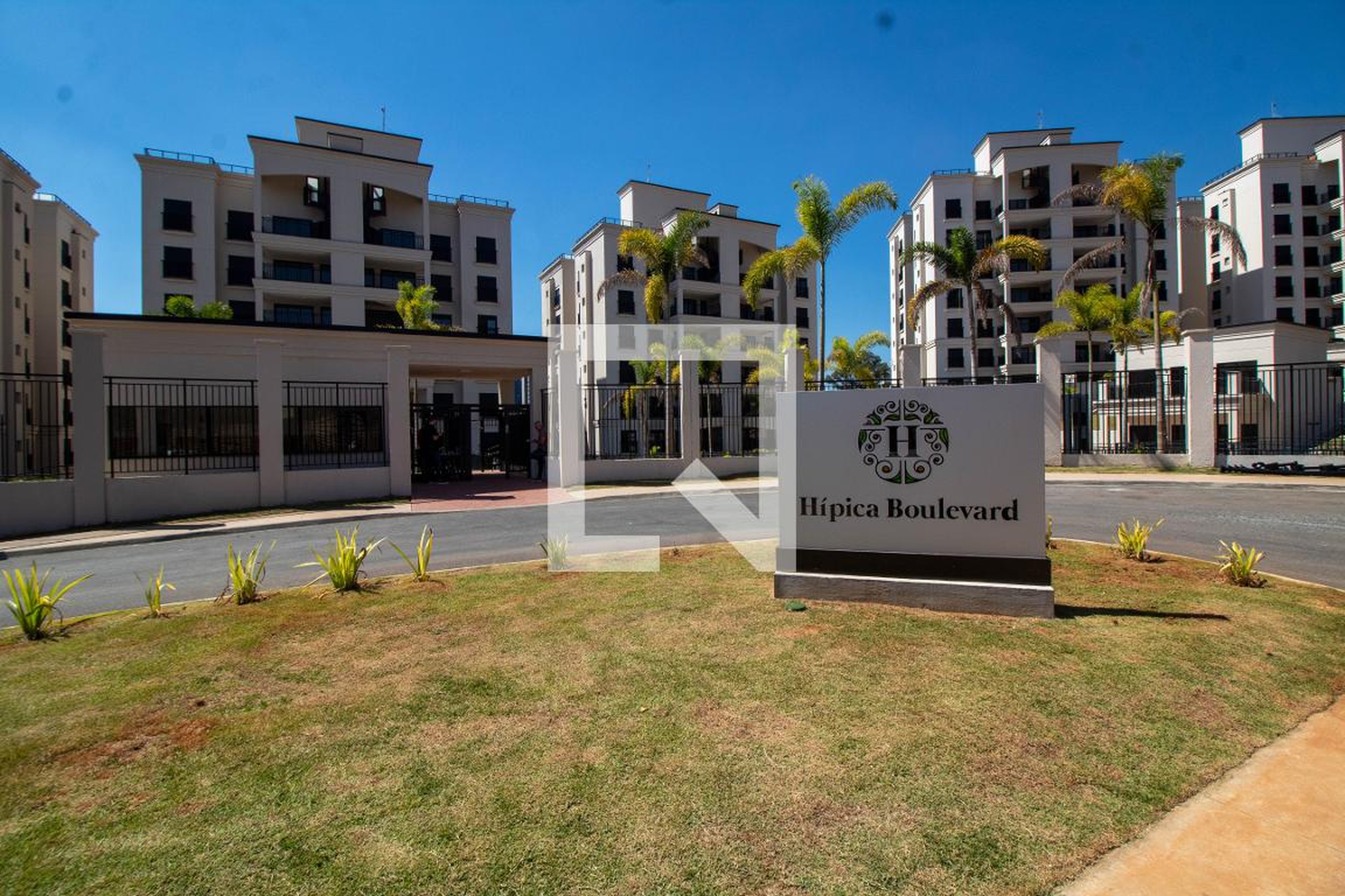 FACHADA Condomínio em Rua Presidente Bernardes, 2101