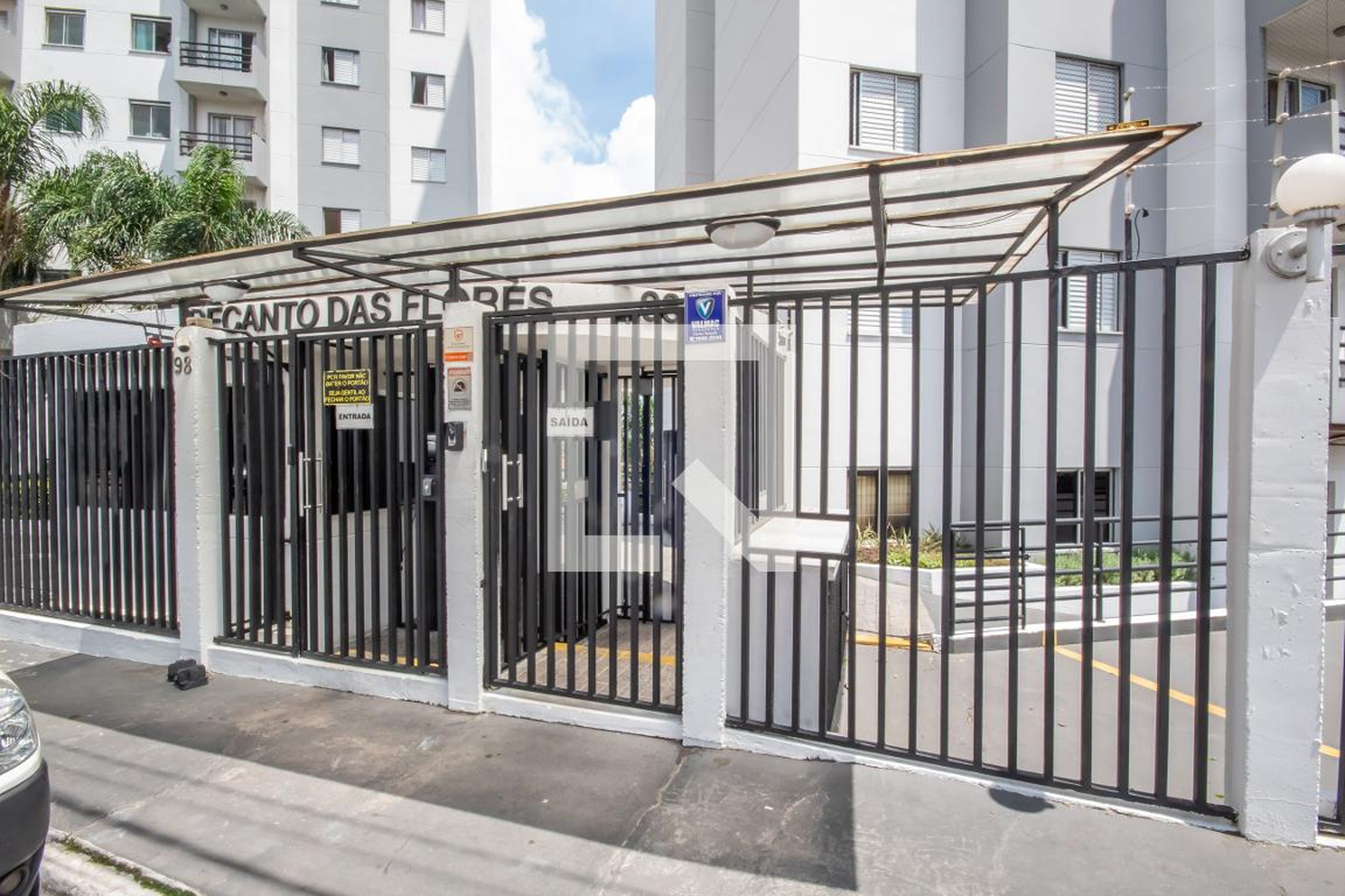 Fachada Condomínio em Rua Santa Marcela, 98
