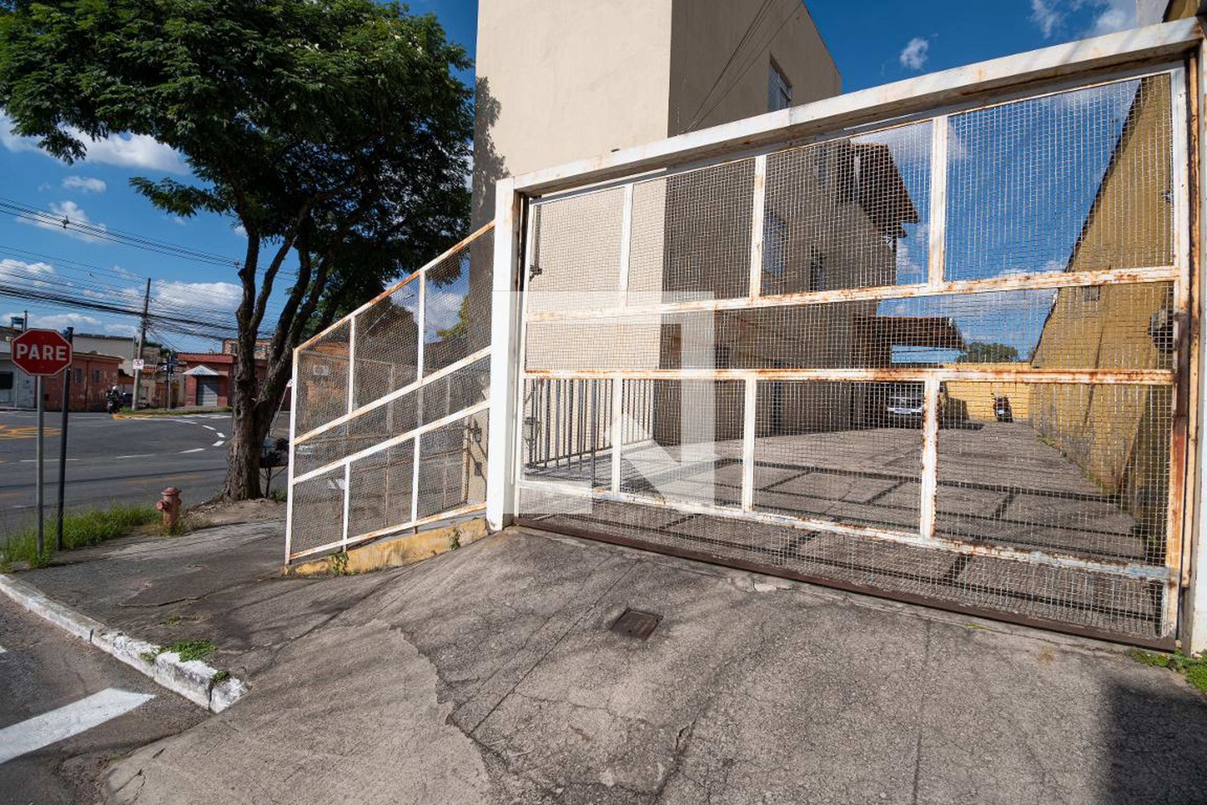 Fachada Condomínio em Rua Coronel Augusto Camargos, 935