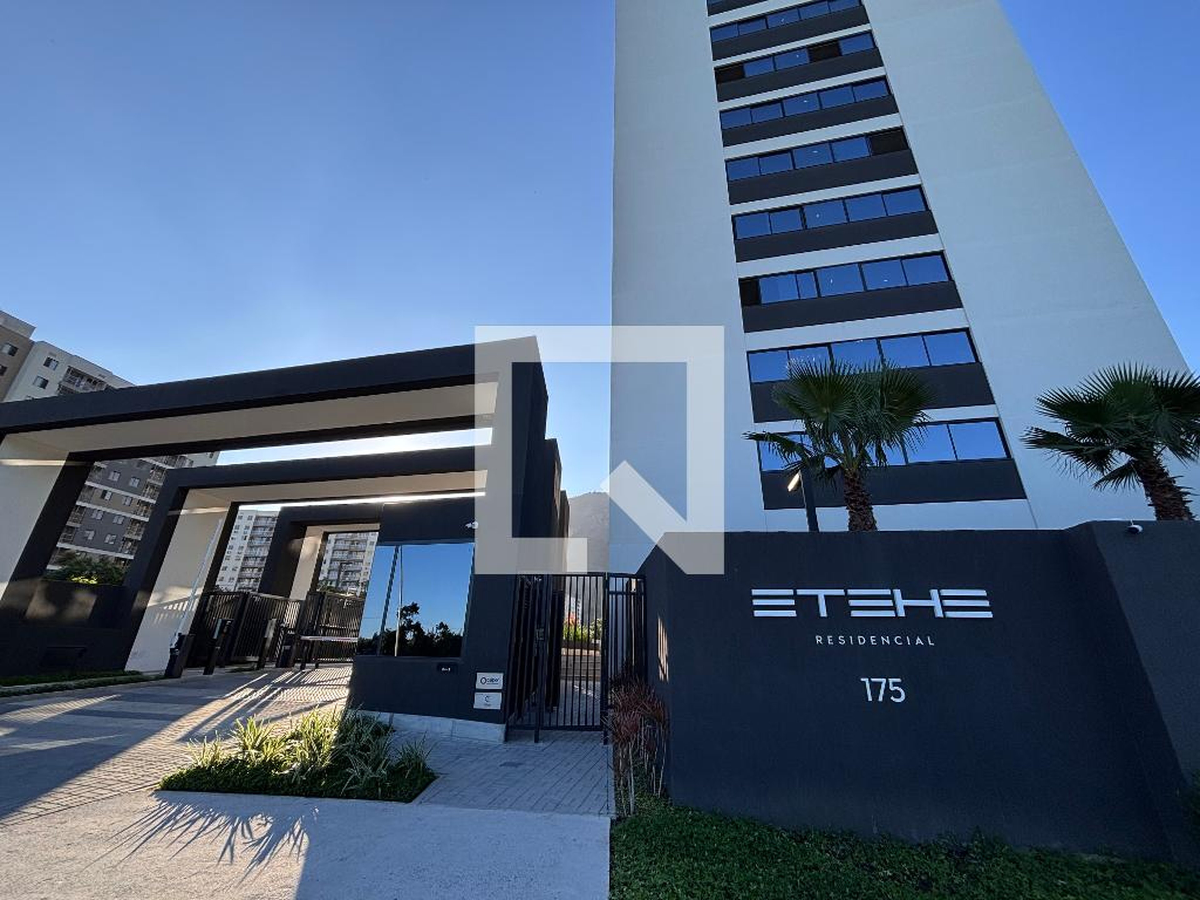 Fachada Condomínio em Avenida Carlos Lima, 175