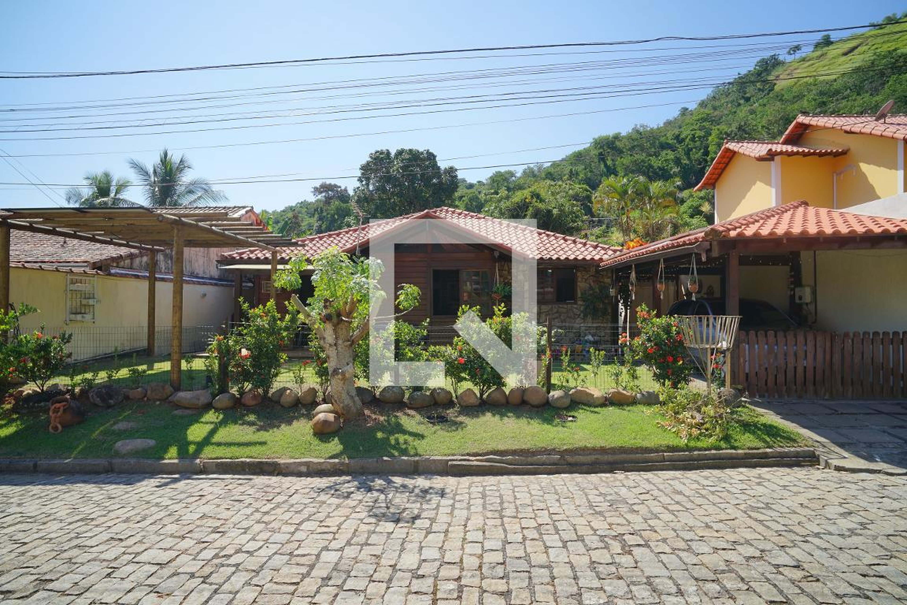 Fachada Condomínio em Avenida Roberto Silveira, 1000