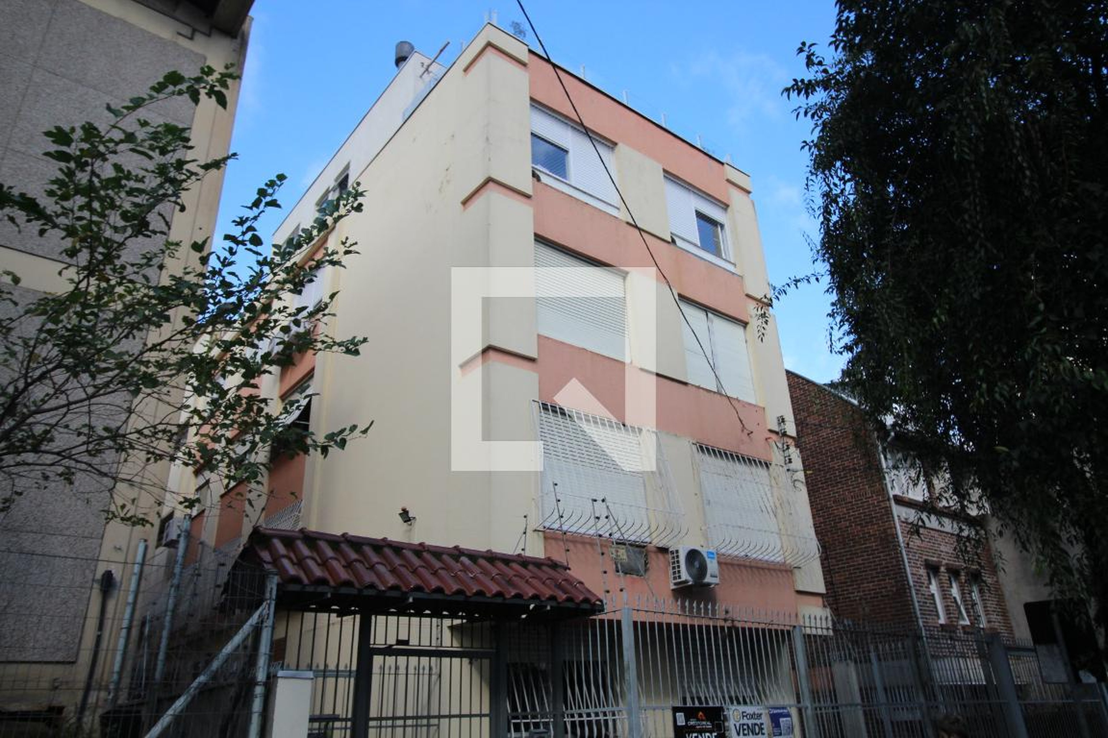 Fachada Condomínio em Rua General Neto, 29