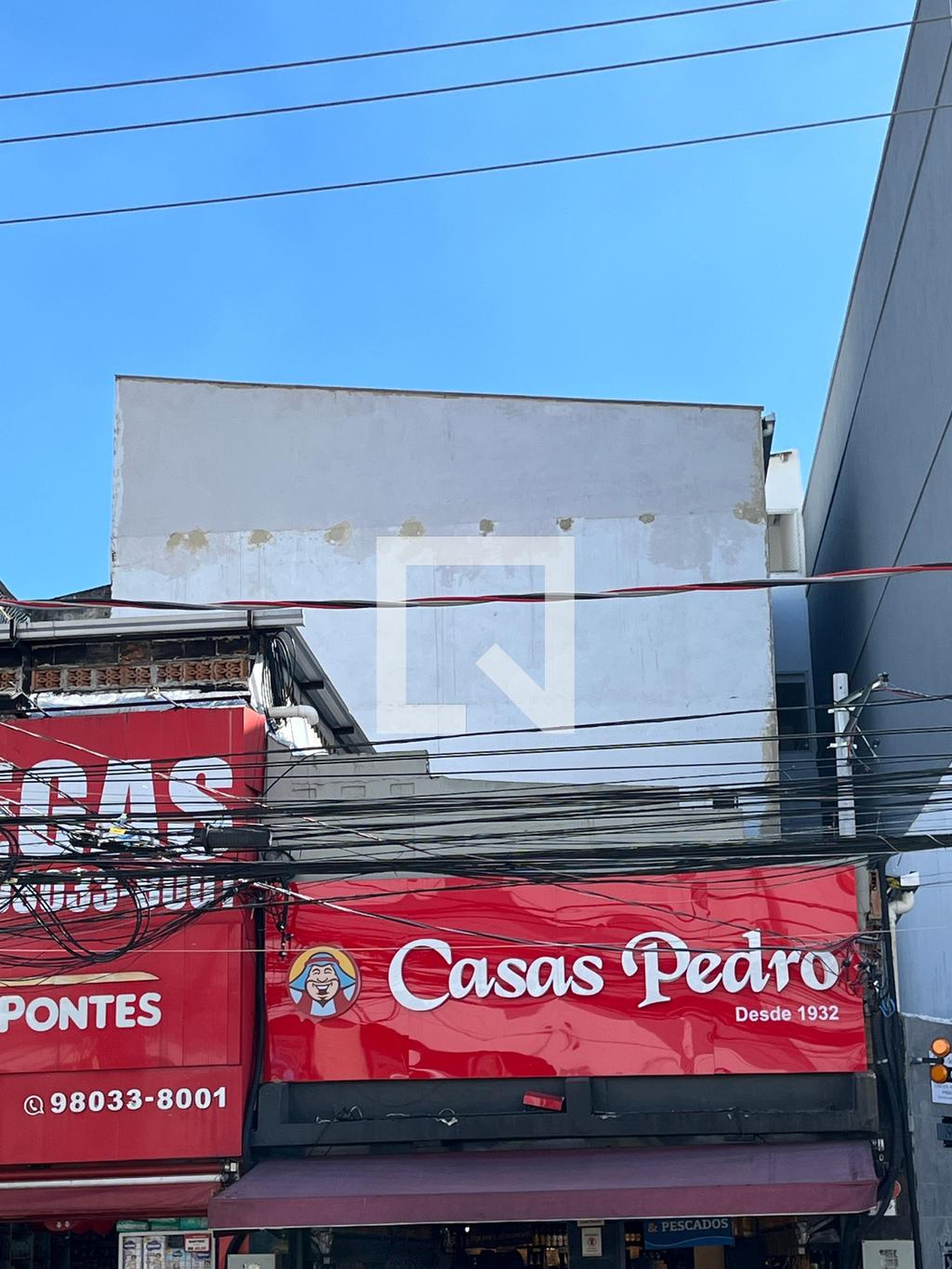 Fachada Condomínio em Estrada da Cacuia, 193