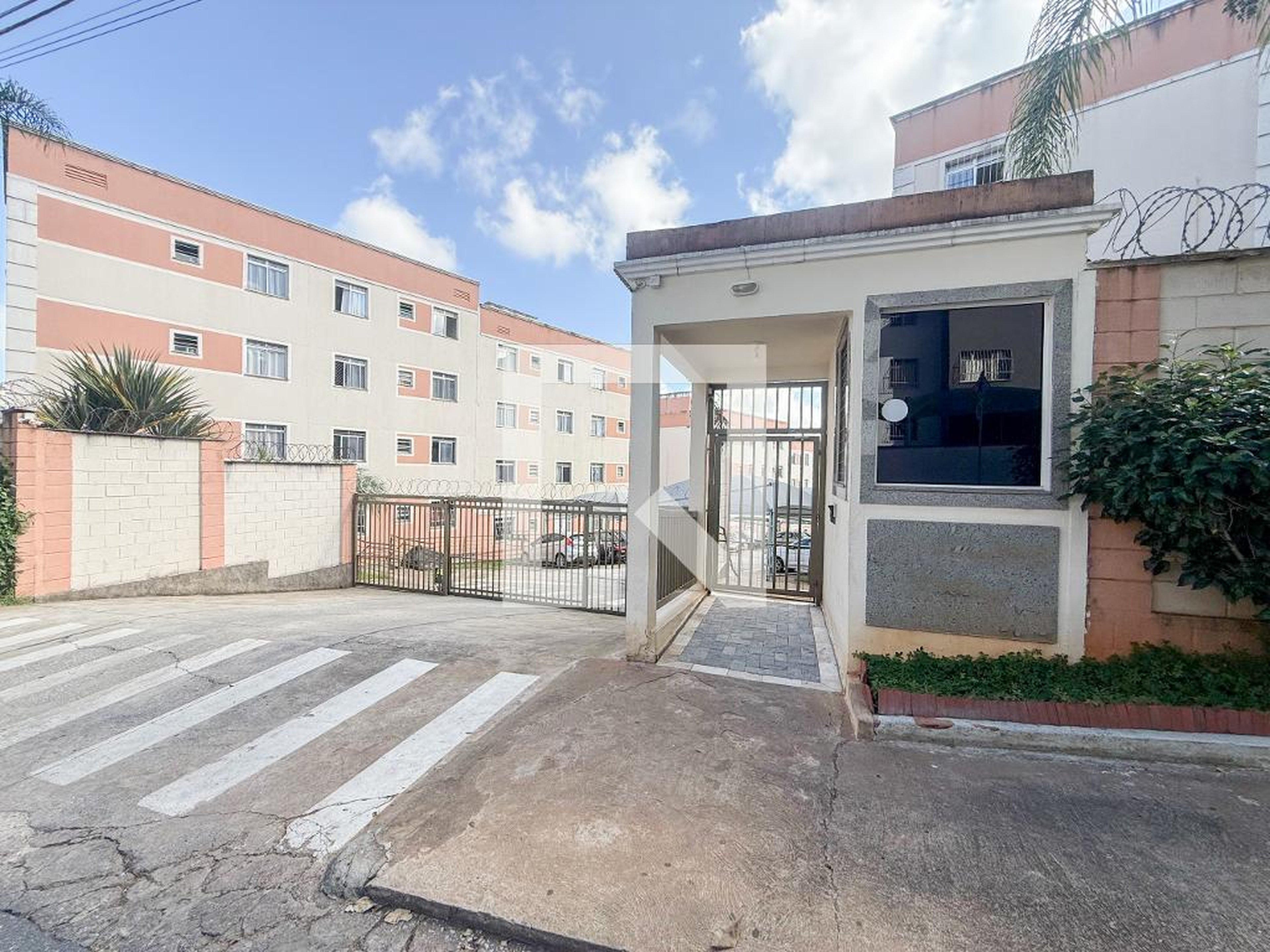 Fachada Residencial Parque Corona