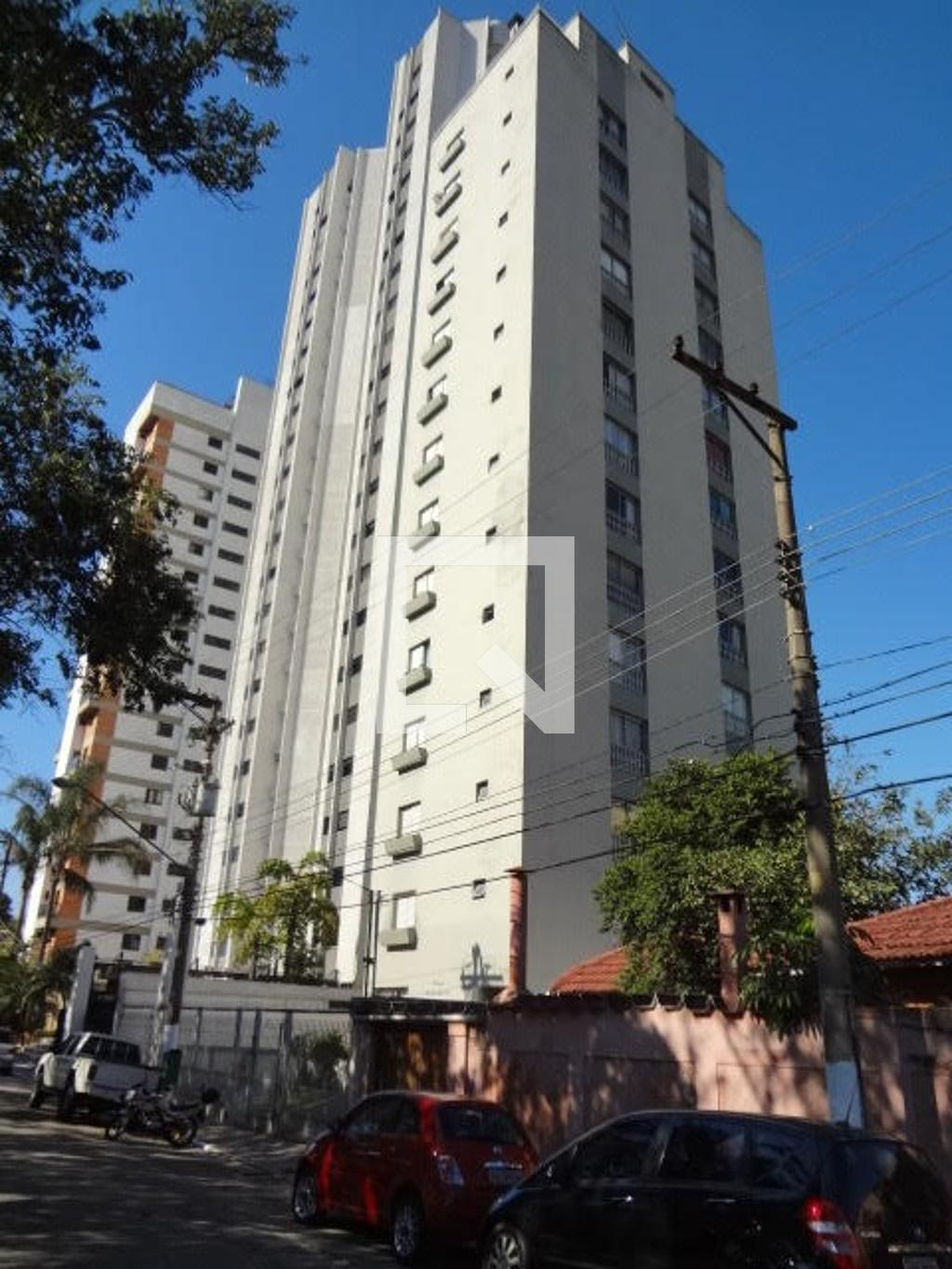 Fachada Condomínio em Avenida da Invernada, 361