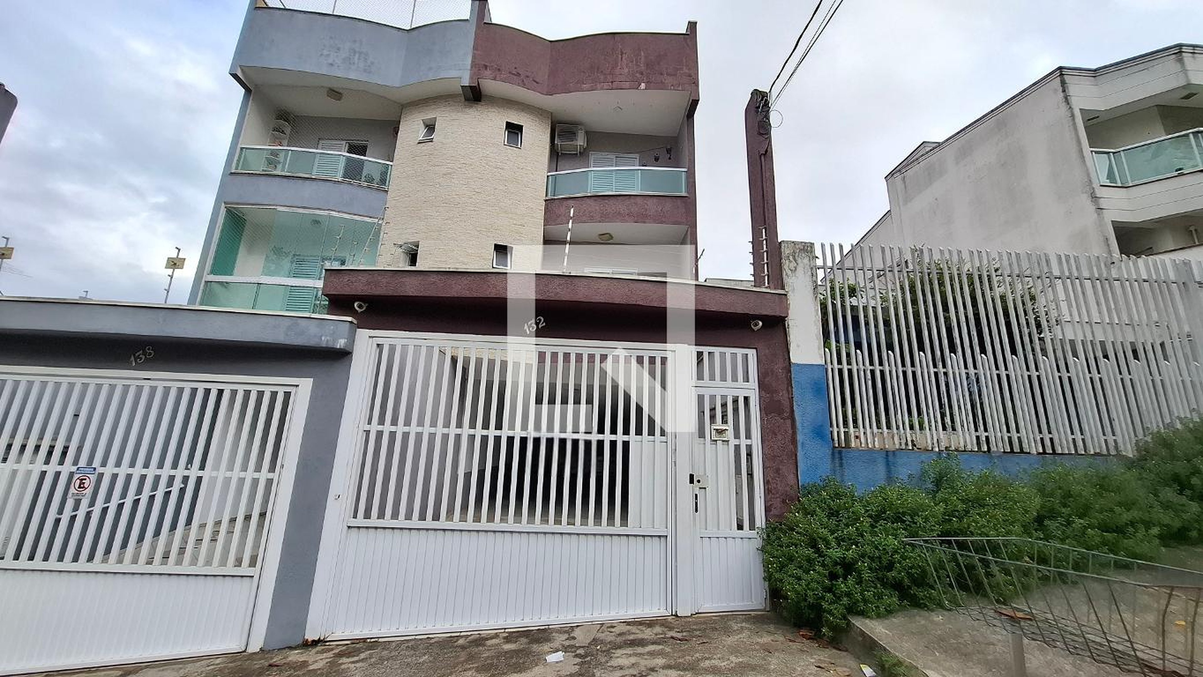 Fachada Condomínio em Rua Caiapós, 132