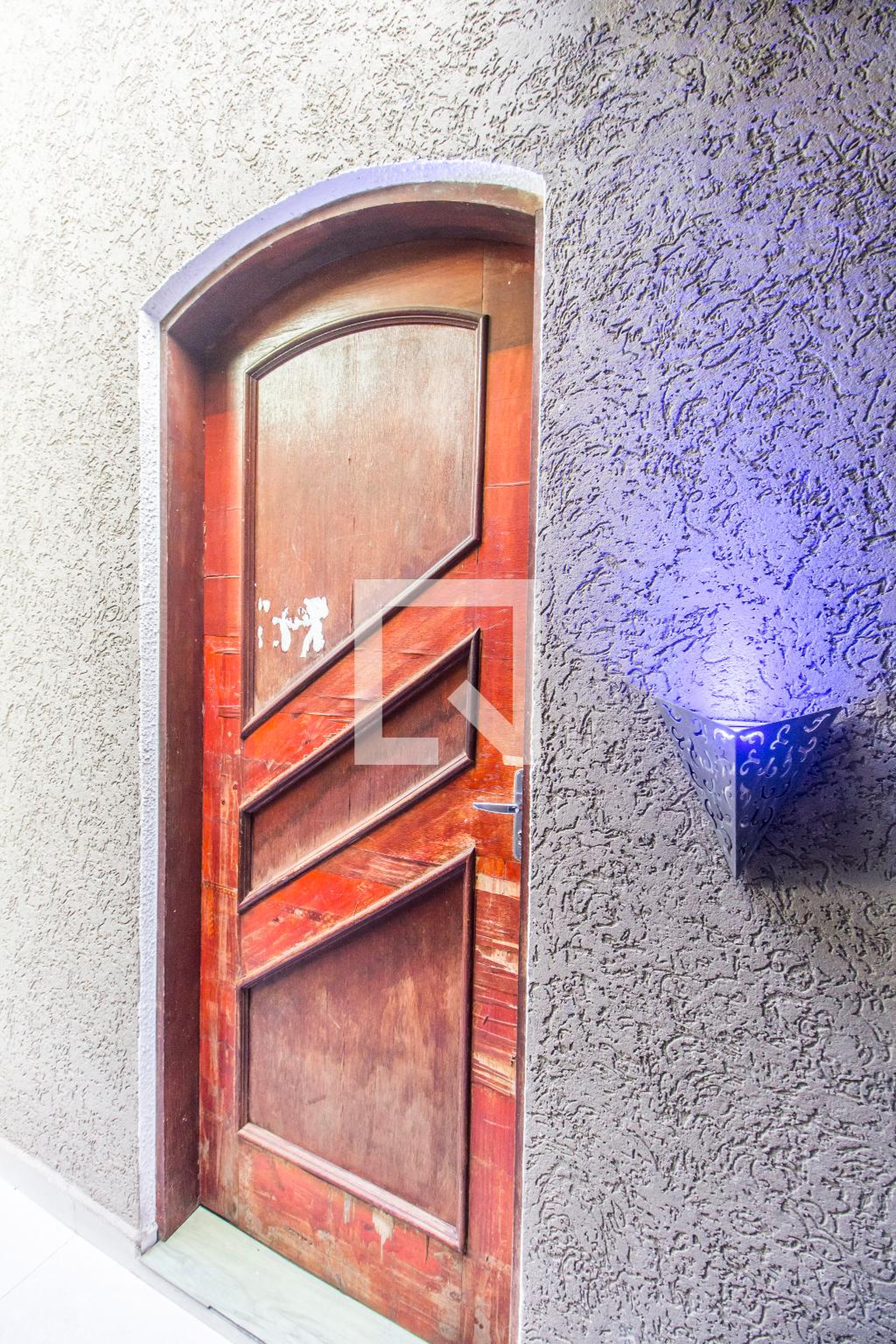 Entrada Condomínio em Rua Quartzo, 208