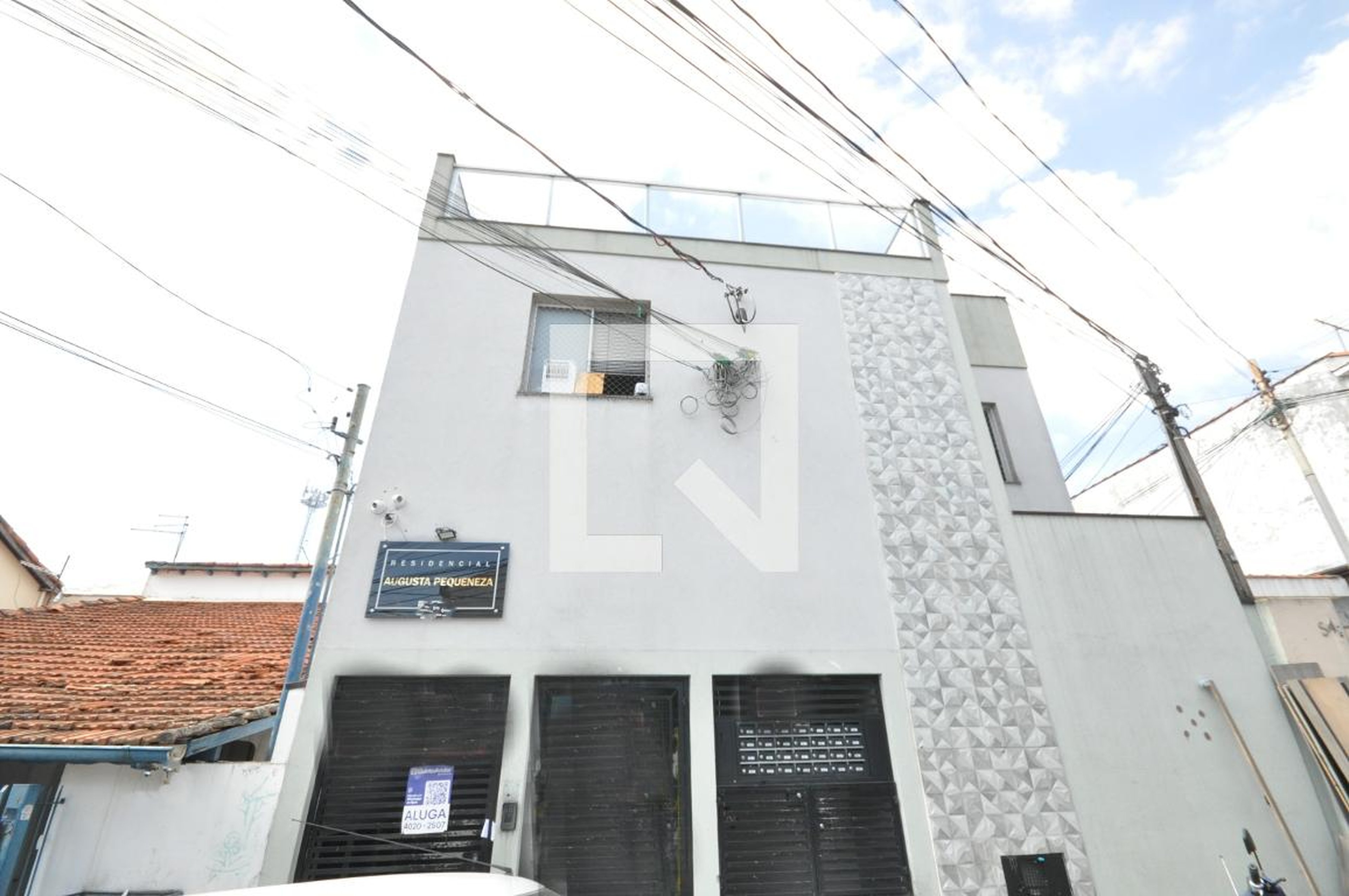 Fachada Condomínio em Rua Filadelfo Gouveia Neto, 94