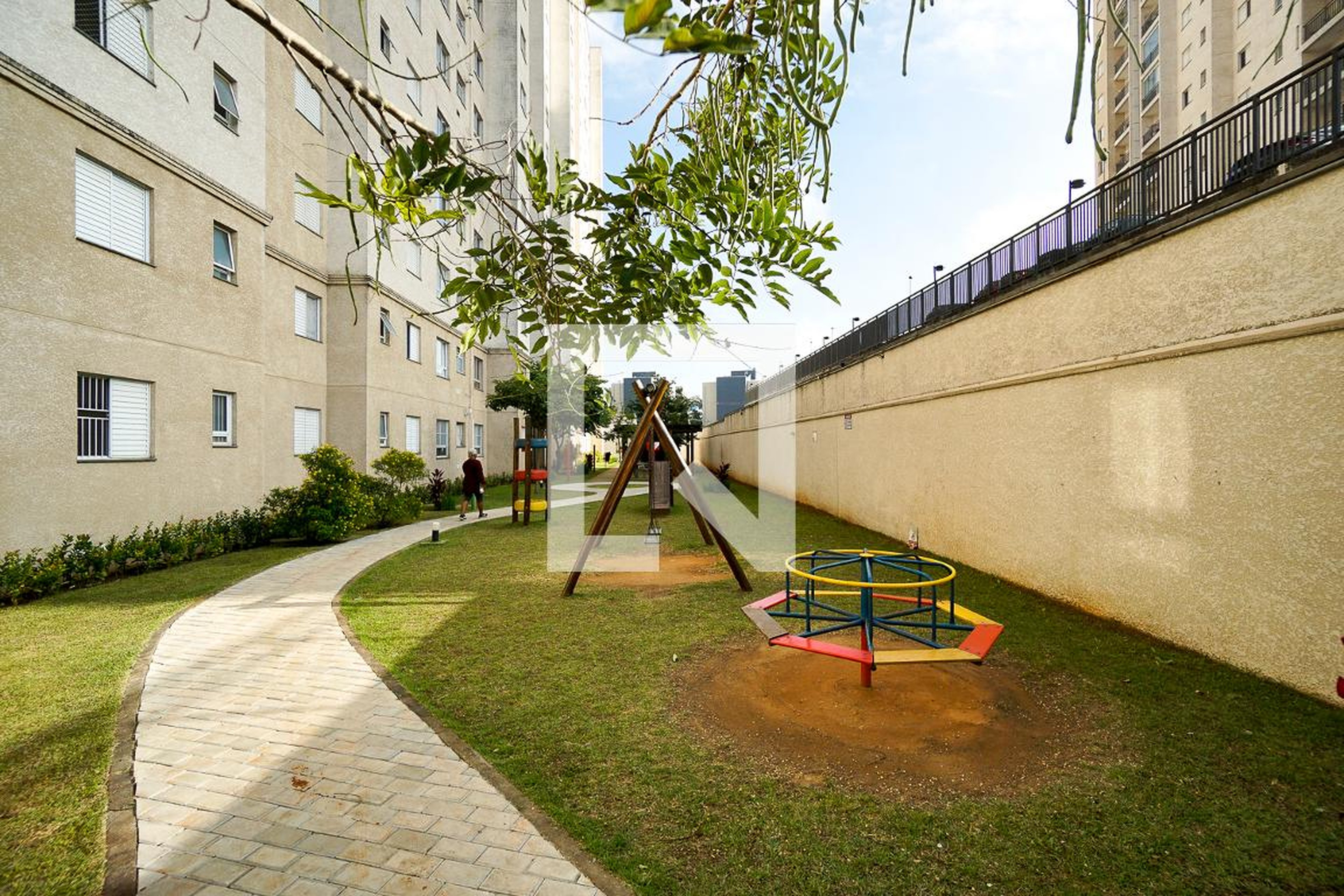 Playground - Dez Tiquatira