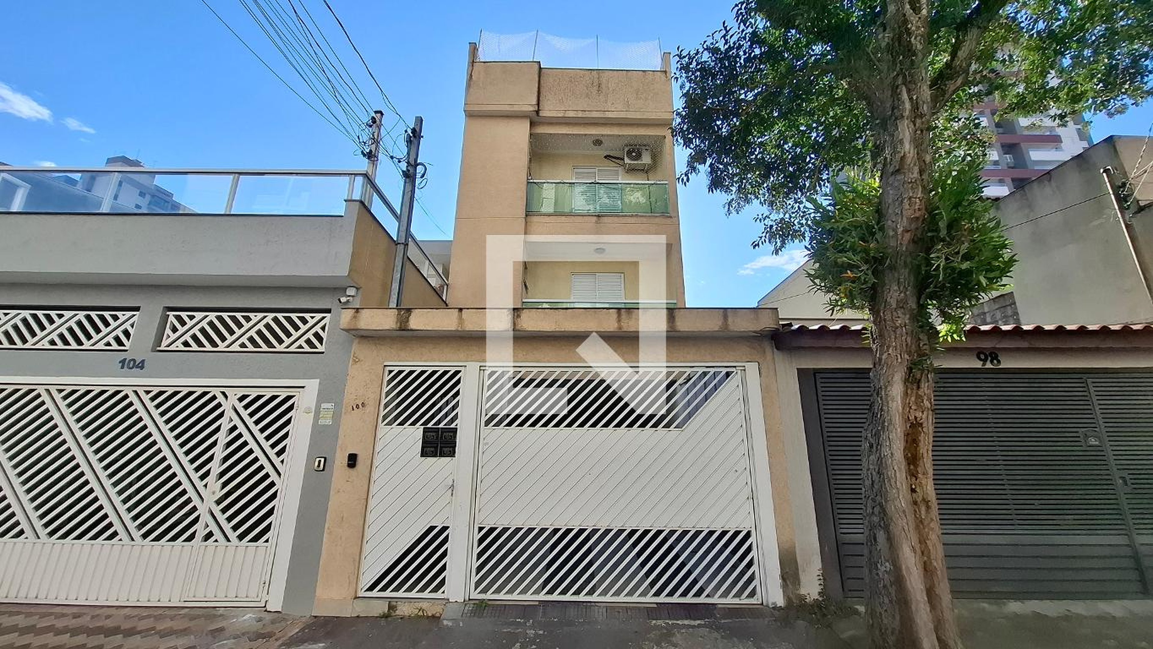 Fachada Condomínio em Rua Tupi, 100