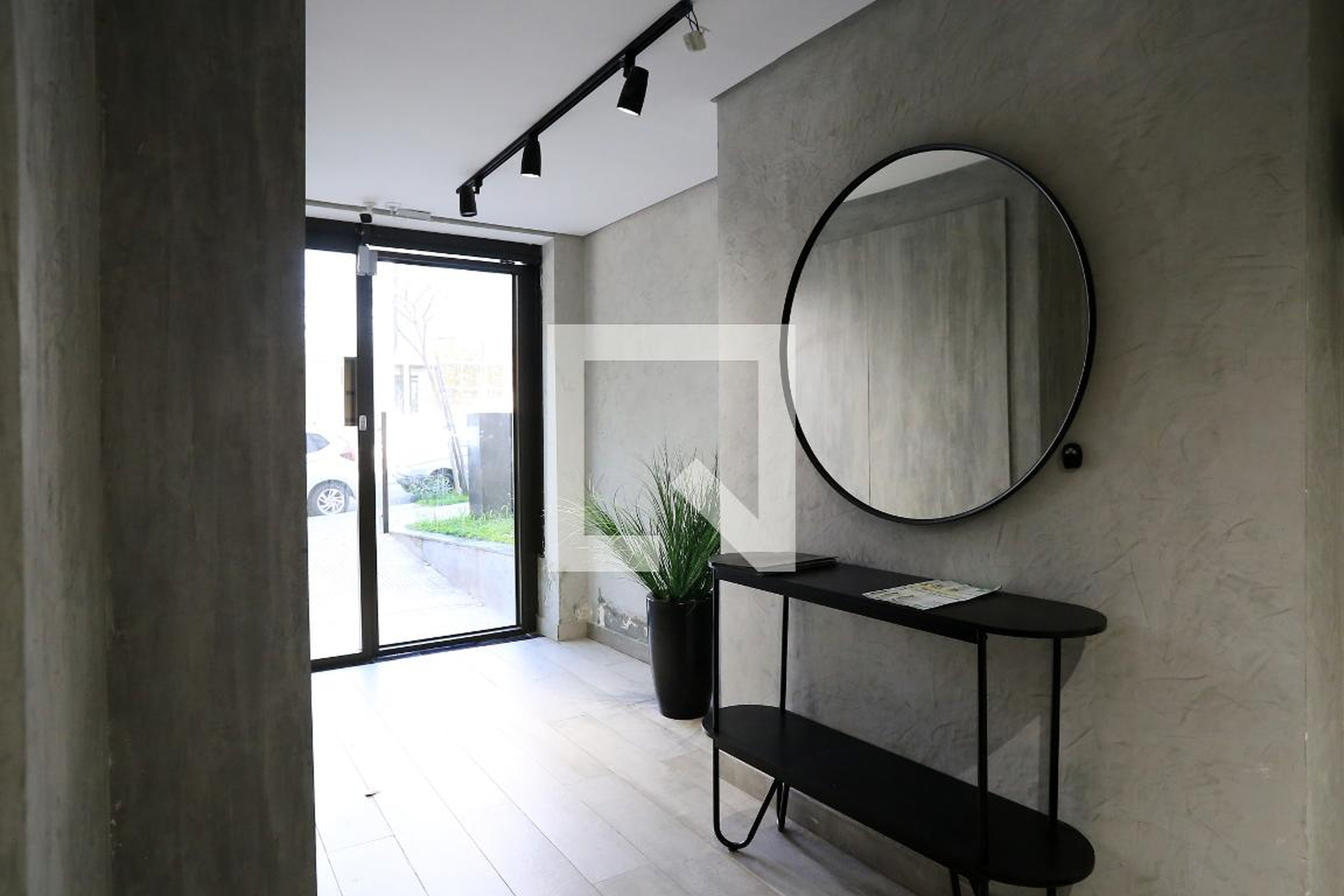 Entrada - Midtown Residence