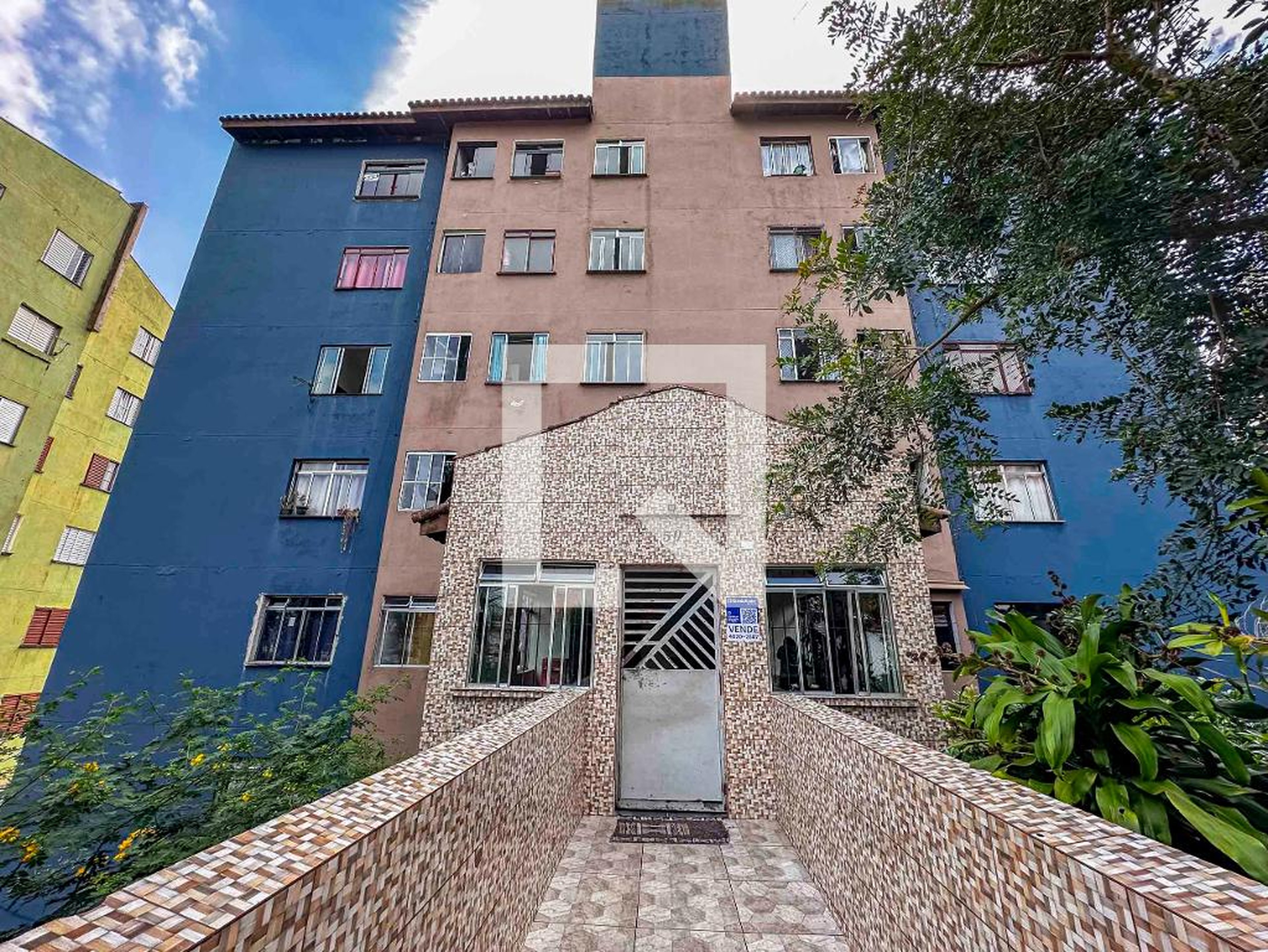 Fachada Condomínio em Rua Sylvinha Araújo, 50