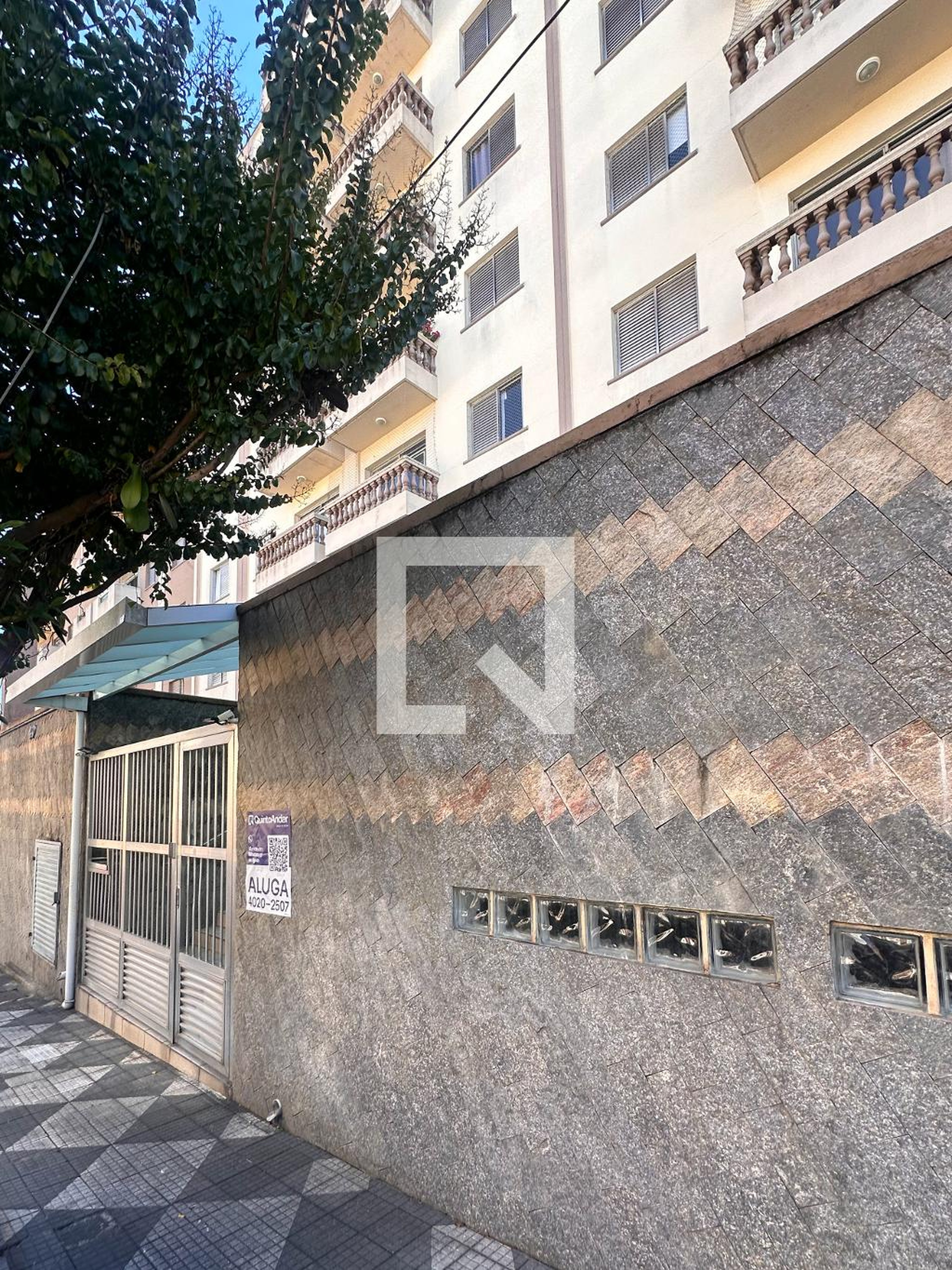 Fachada Condomínio em Rua Rosa Margonari Borali, 40