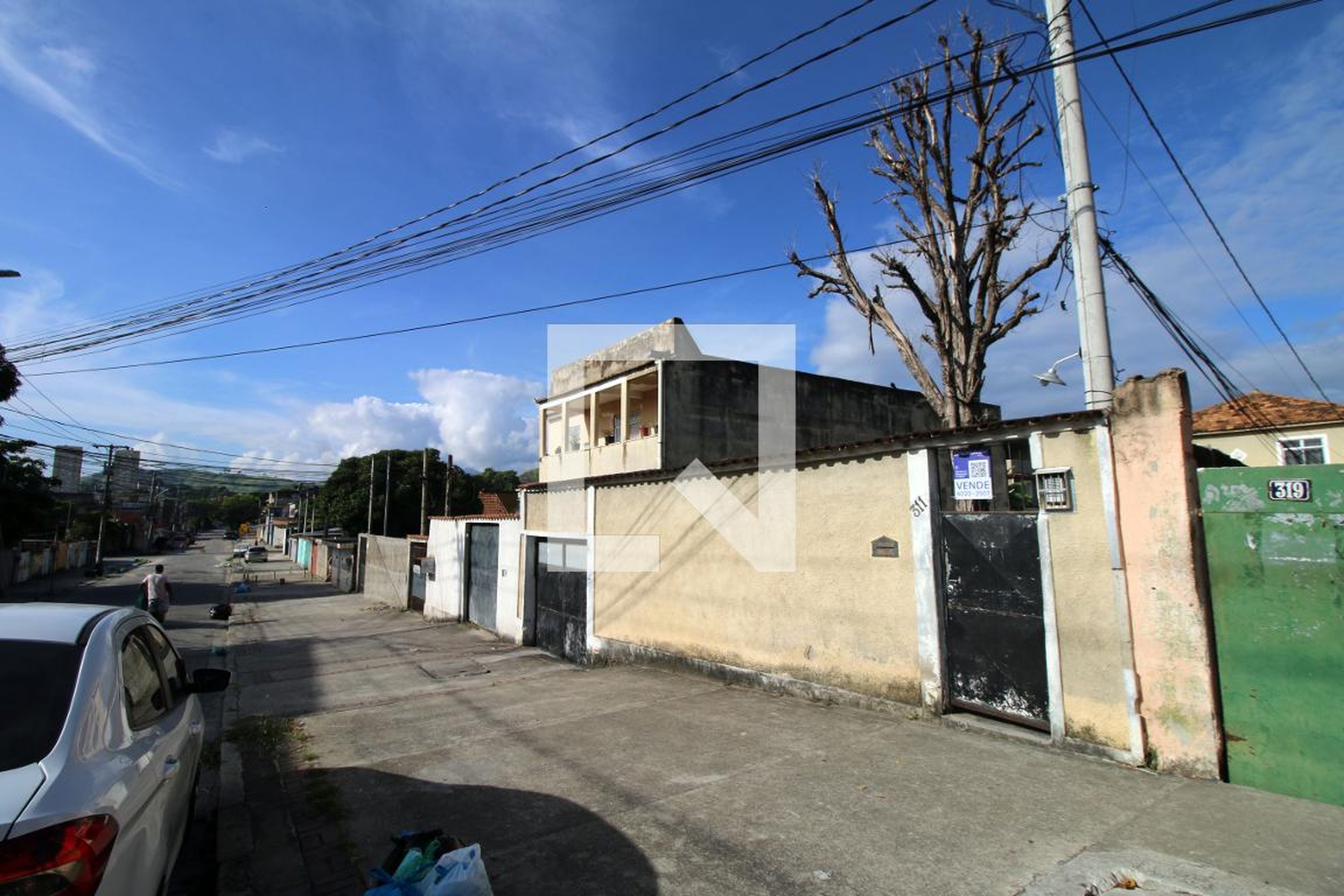 Fachada Condomínio em Rua Jacirendi, 311