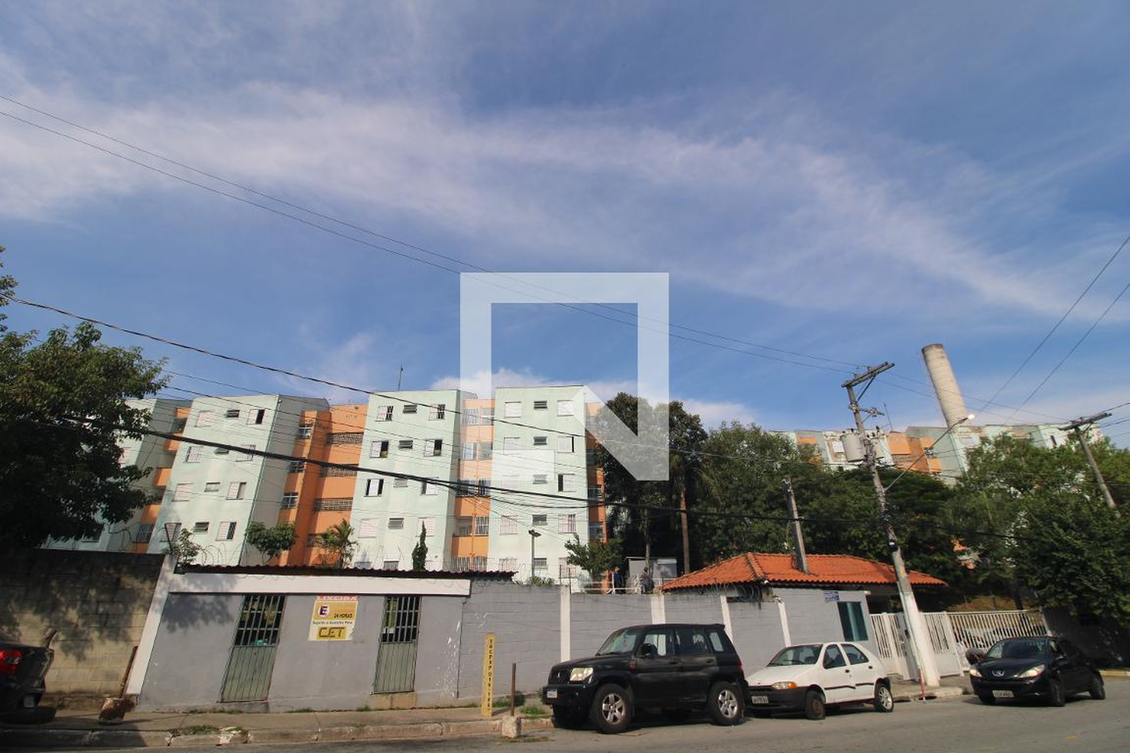 Fachada Condomínio em Rua Doutor Lauro Ribas Braga, 85