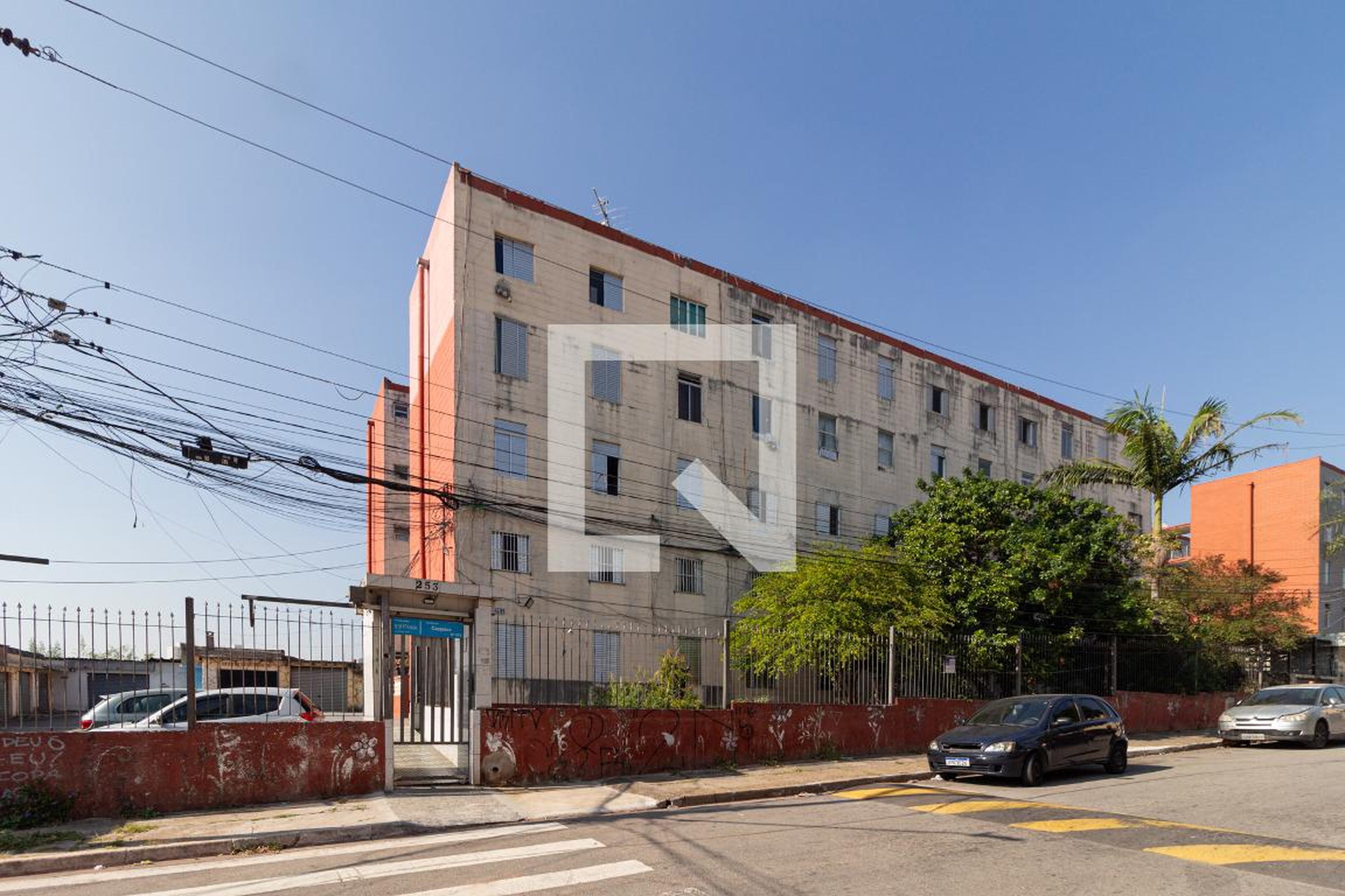 Fachada Condomínio em Rua Alterosa, 253