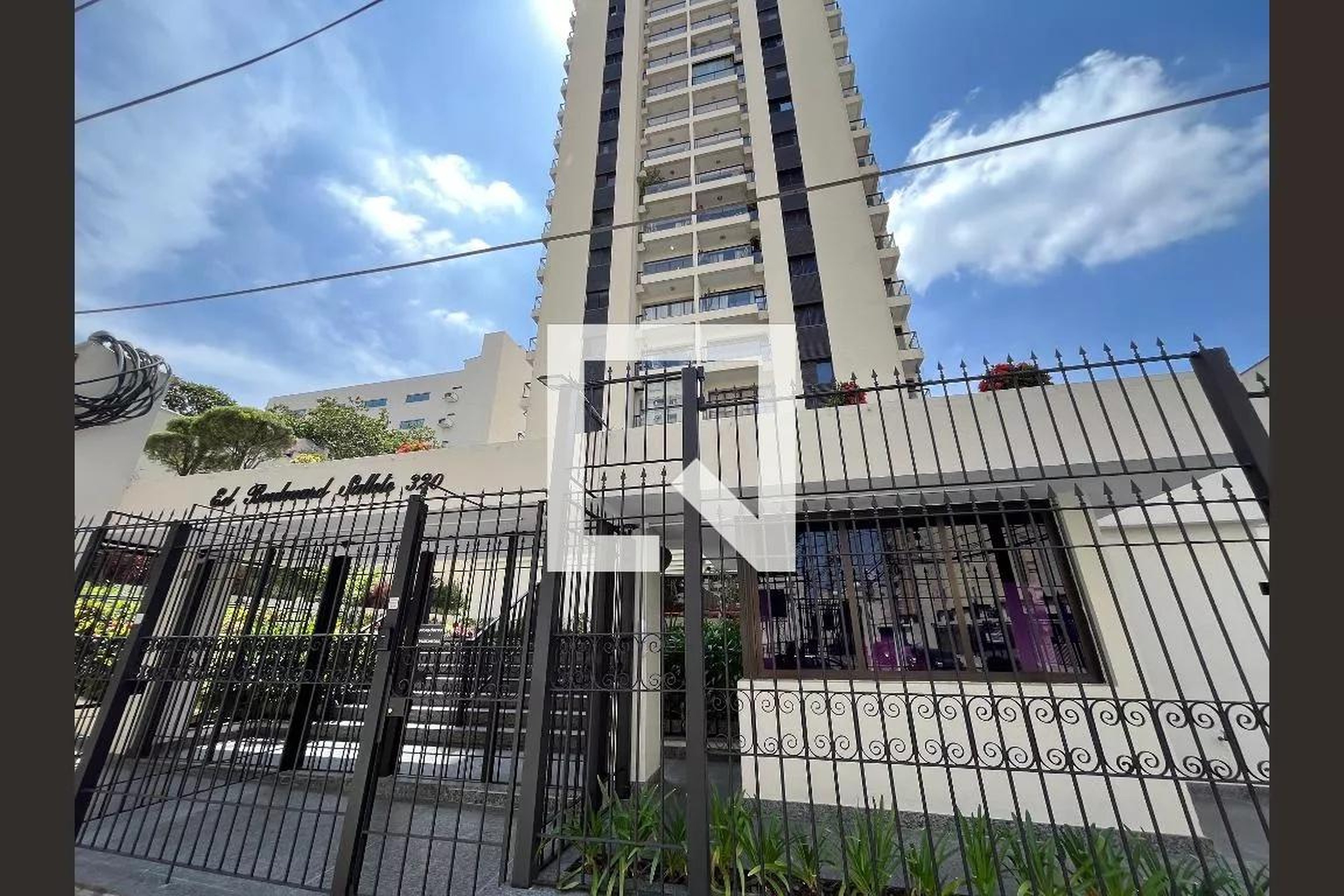 Fachada Condomínio em Rua Salete, 329
