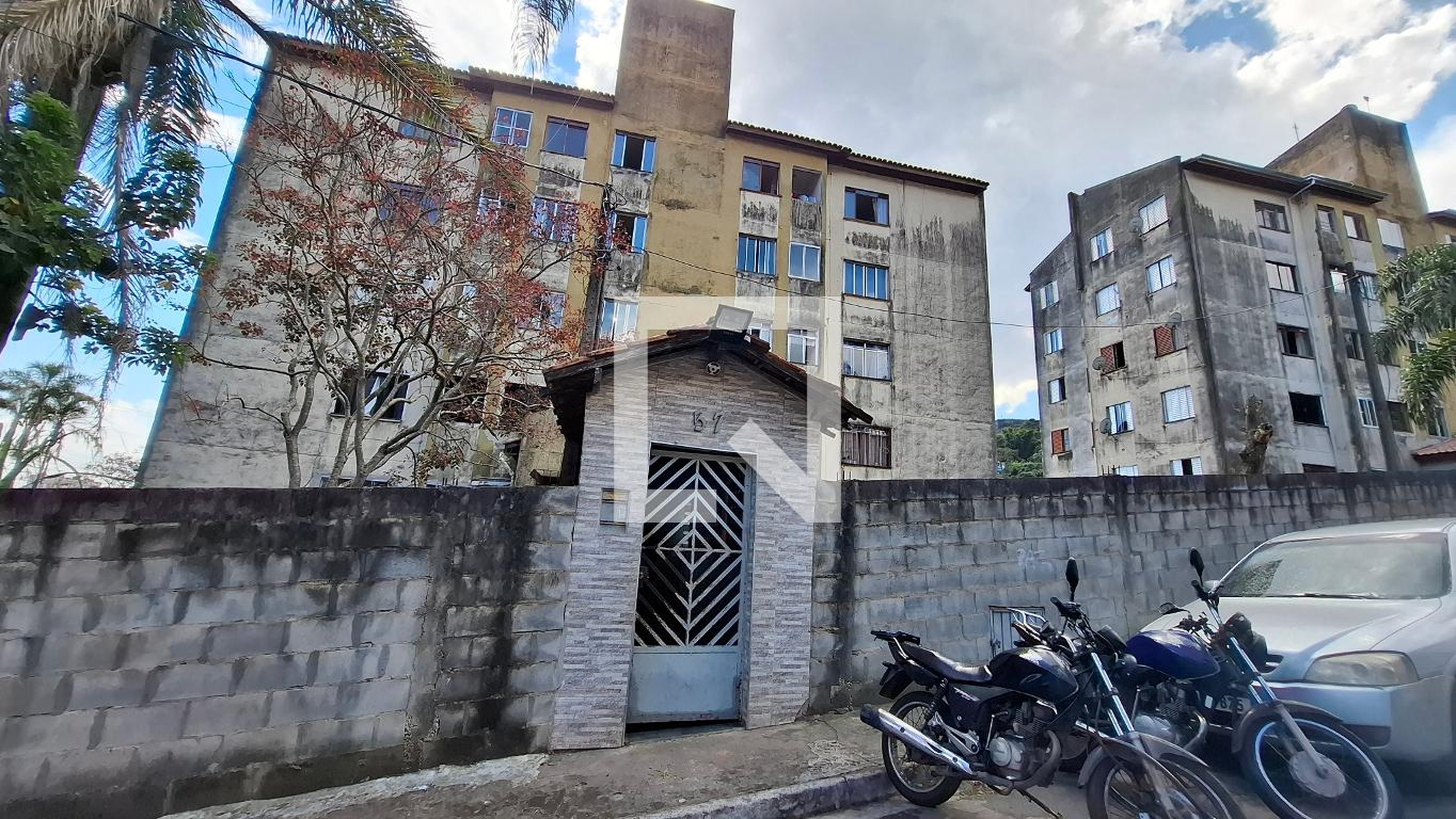 Fachada Condomínio em Rua Dominguinhos, 57
