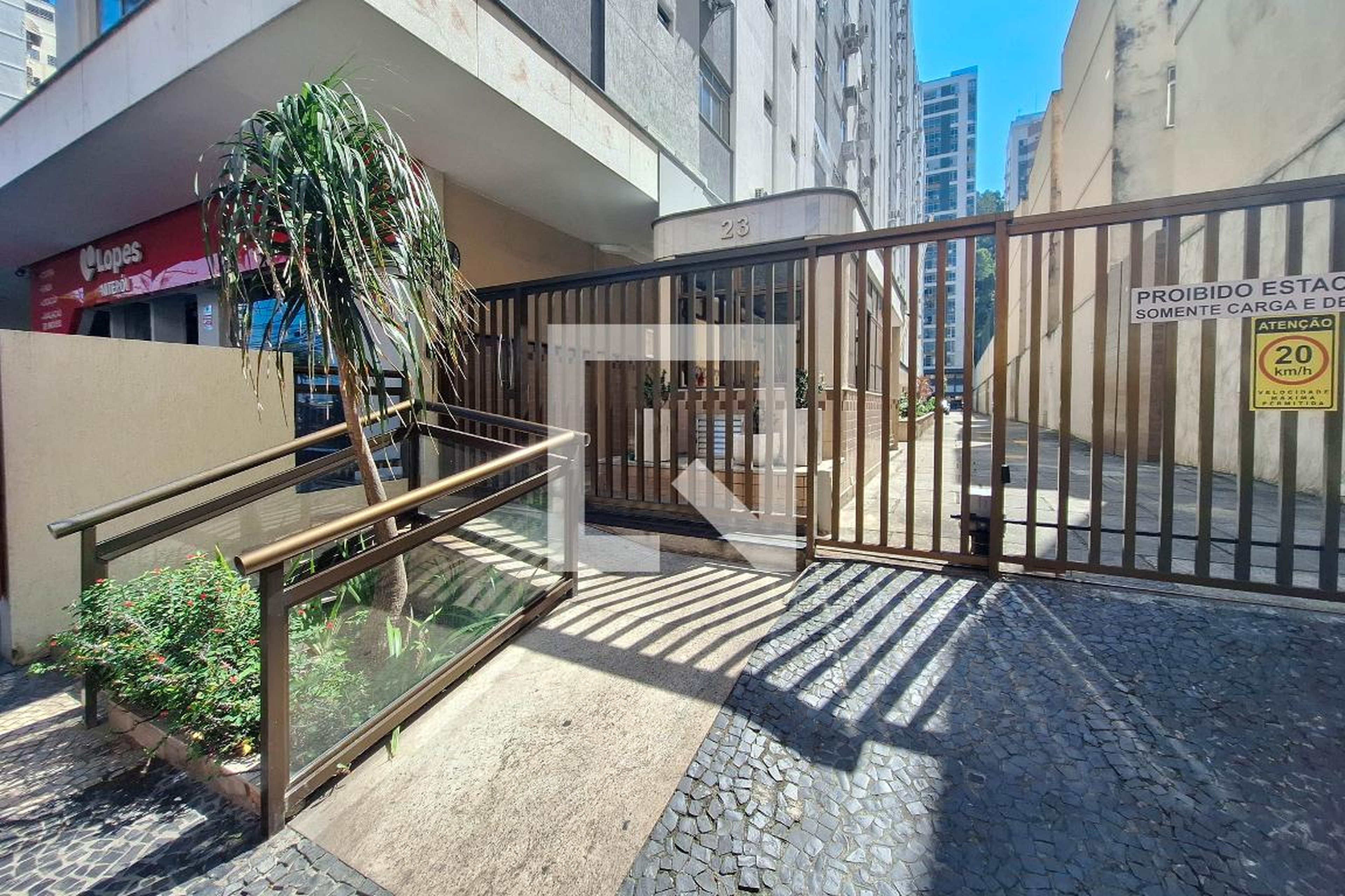 Fachada Condomínio Santos Apóstolos